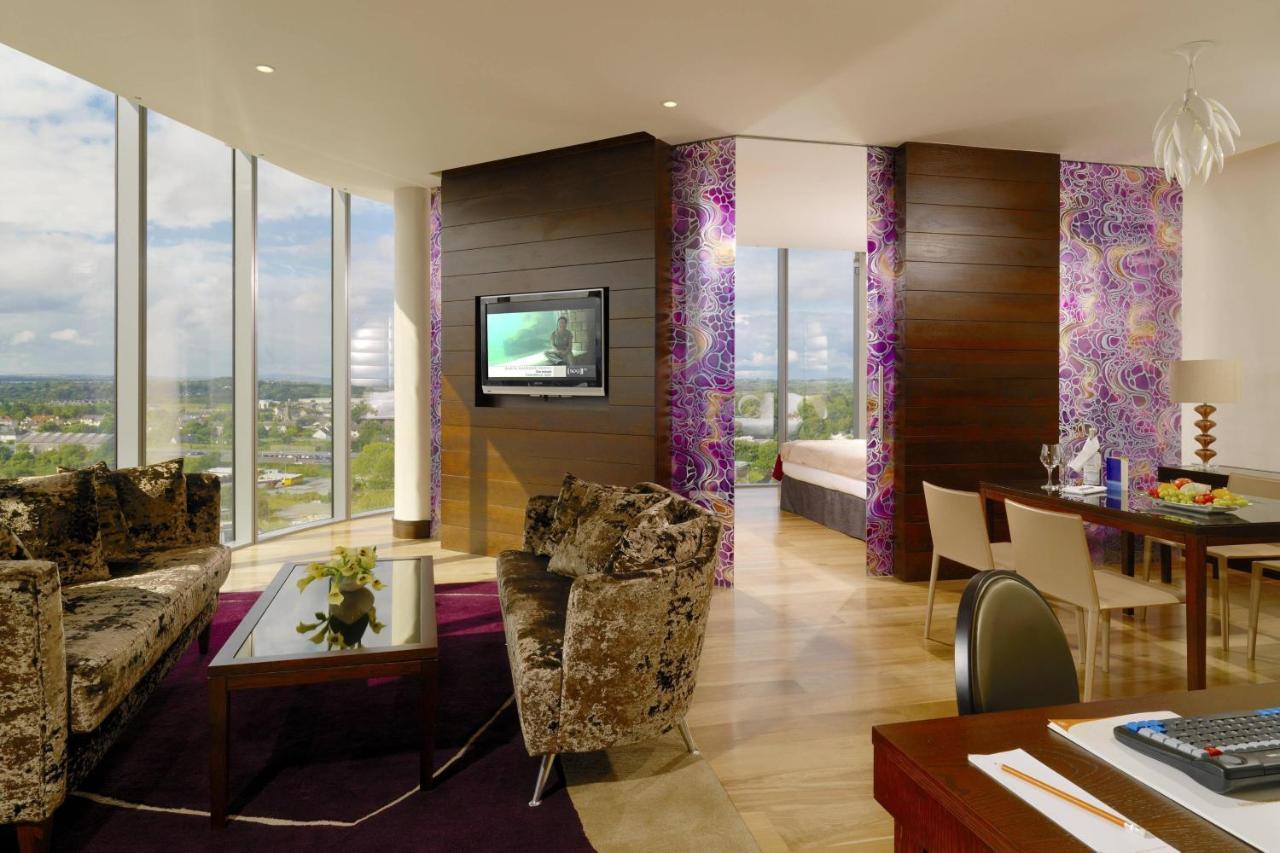 Suite Esquinera Ático con cama extragrande y vistas al río - Planta superior