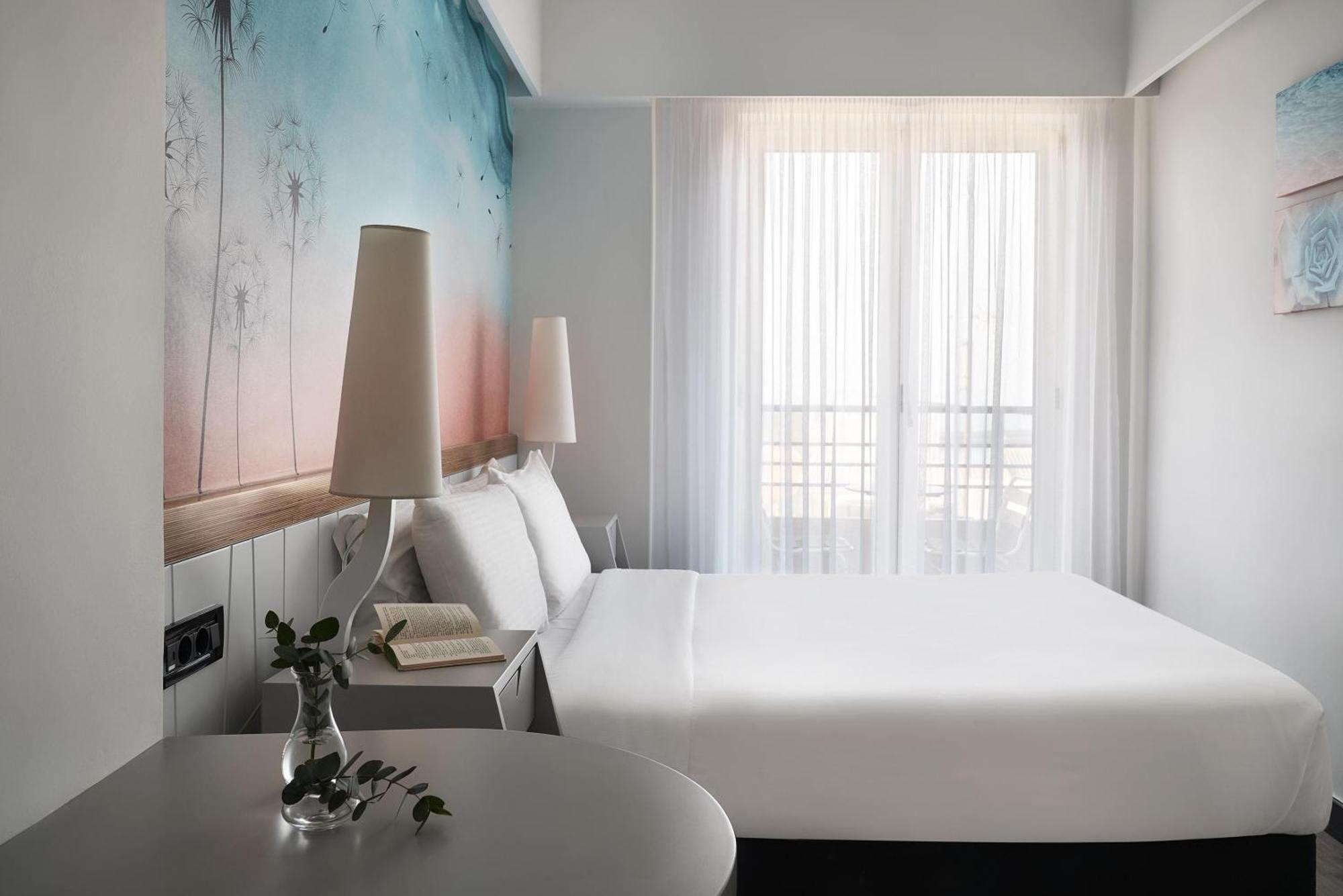 Comfy Room,1403453756:JPEG