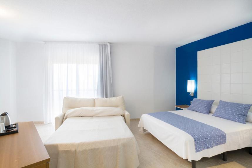 Chambre Quadruple - Vue sur Mer (2 Adultes + 2 Enfants)