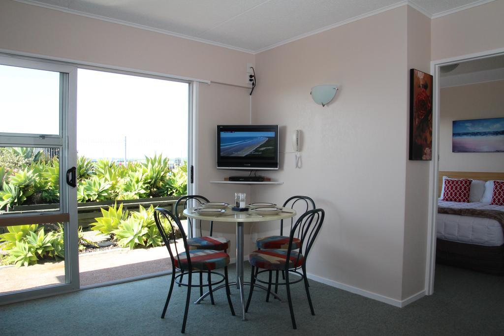 One-Bedroom Apartment Pool Access