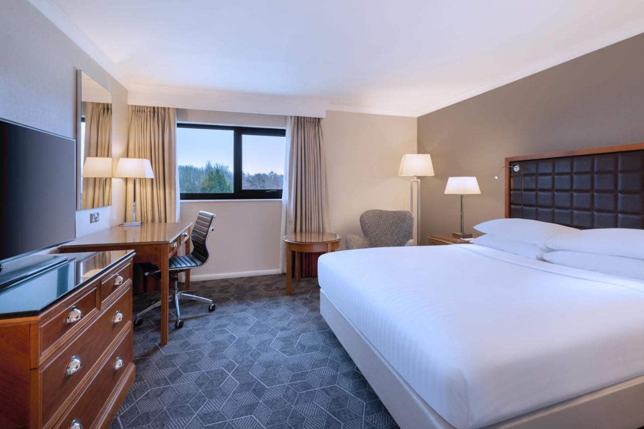 Deluxe Queen Room