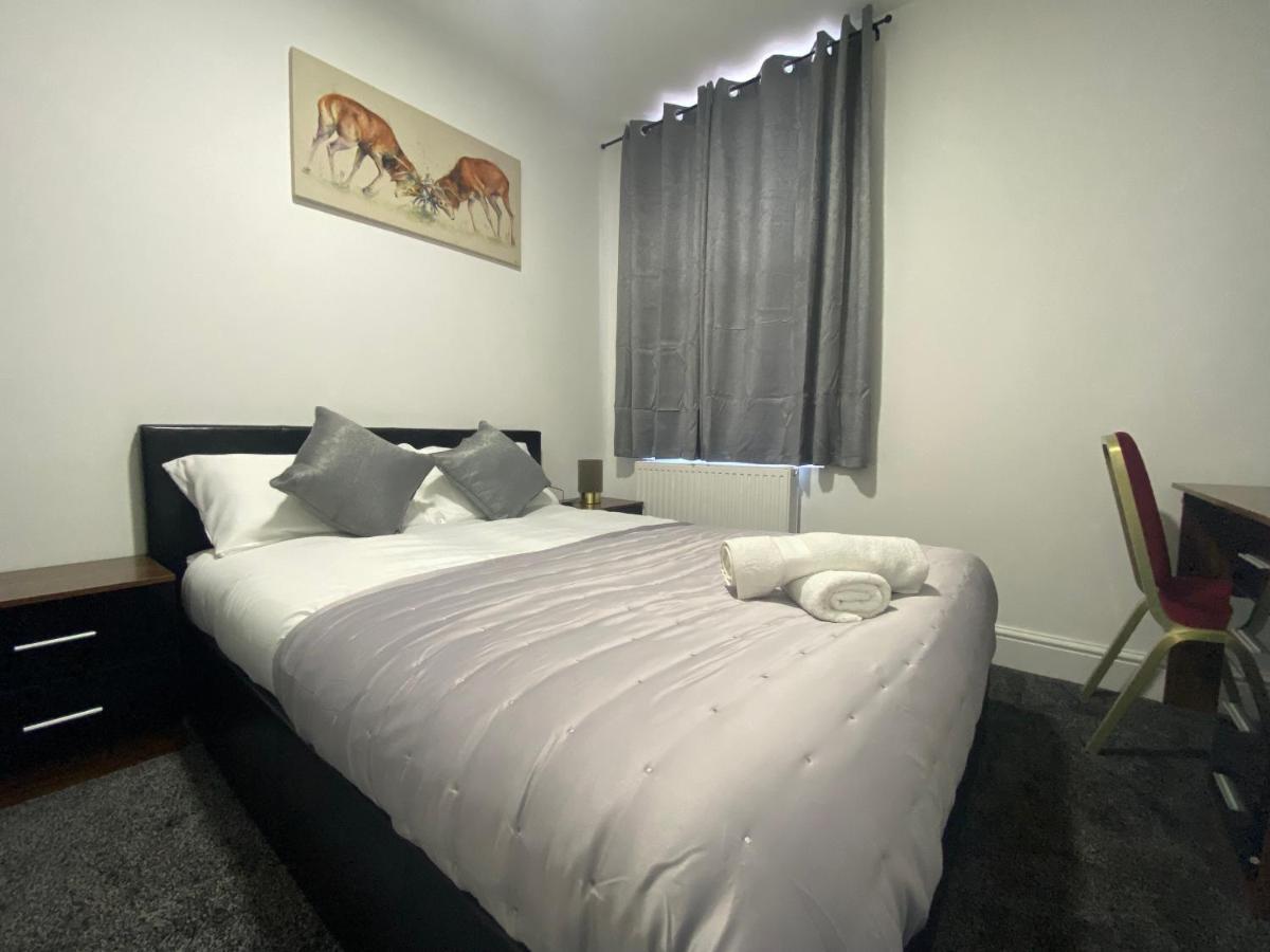 Double Room with Private External Bathroom