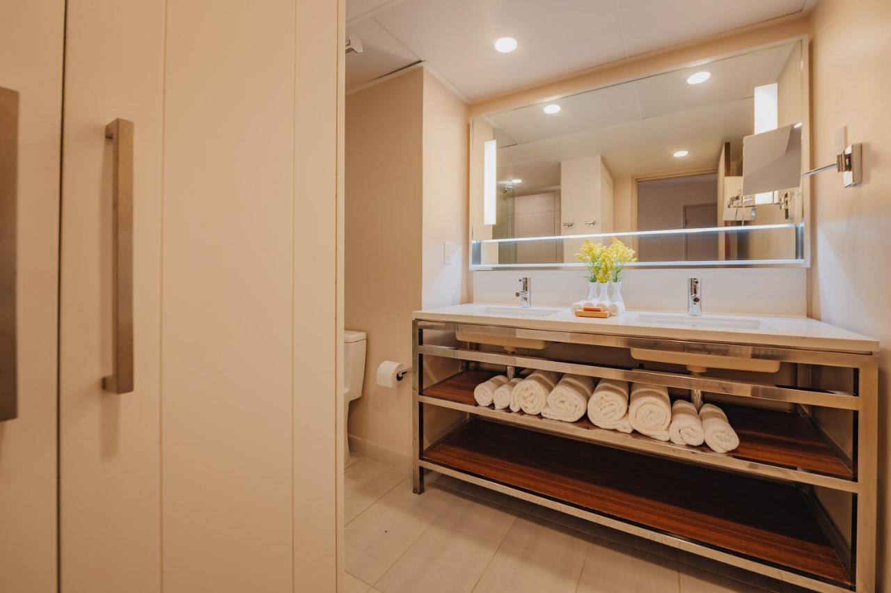 Suite Ocean con cama extragrande y sofá