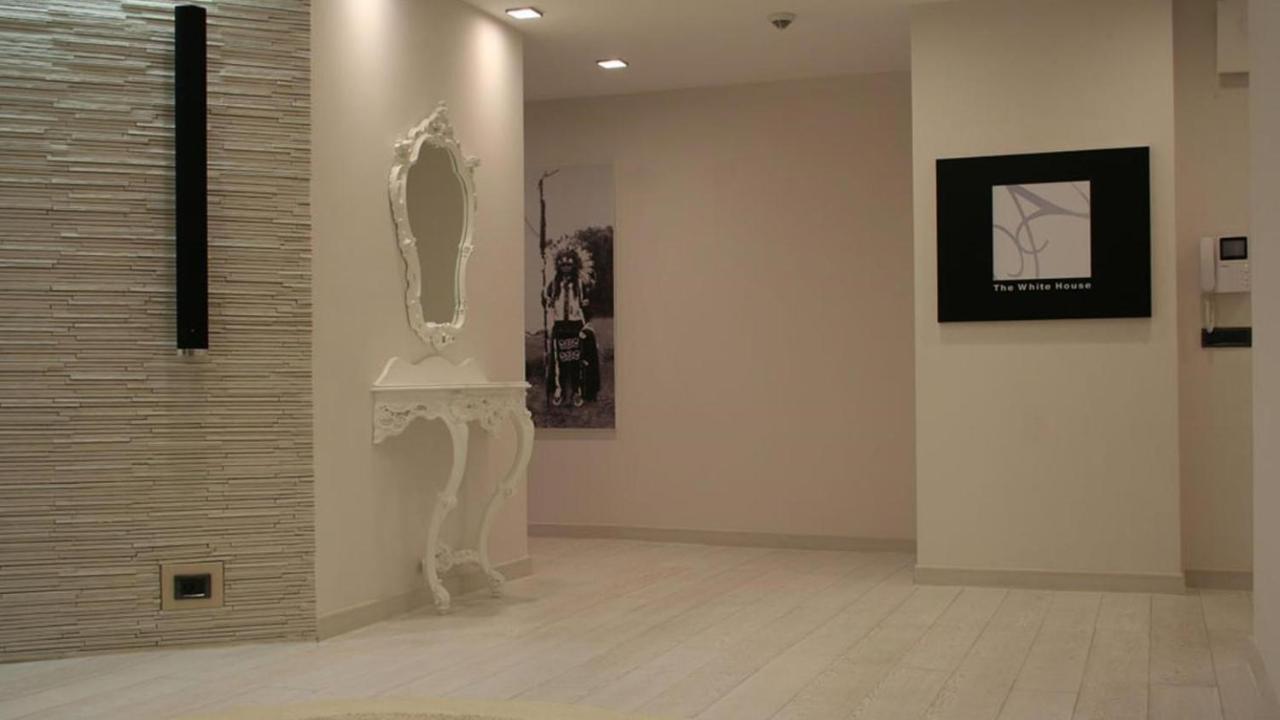 White house Apartment