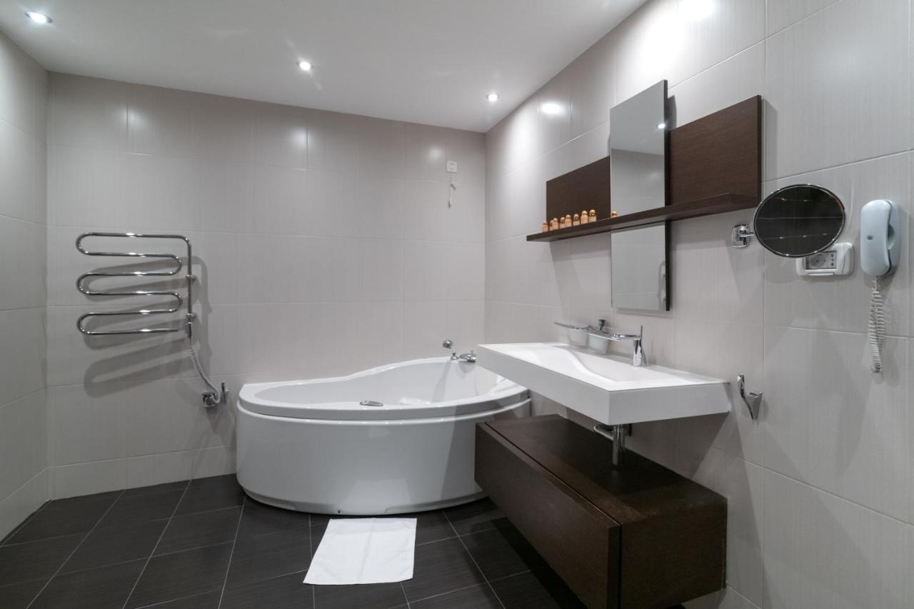 Retro House Suite