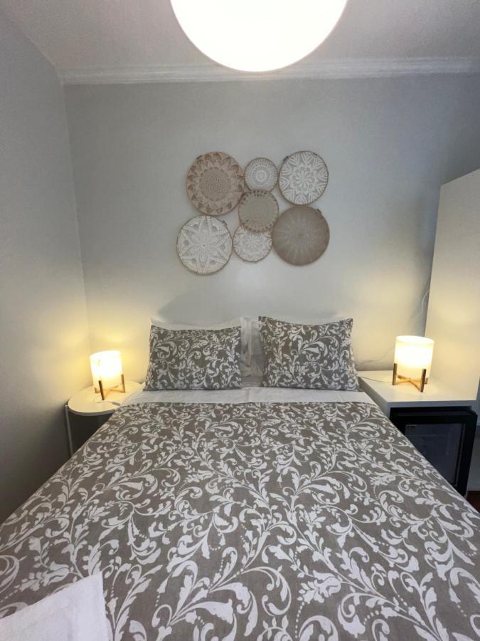 Quarto Individual com Casa de Banho Privativa