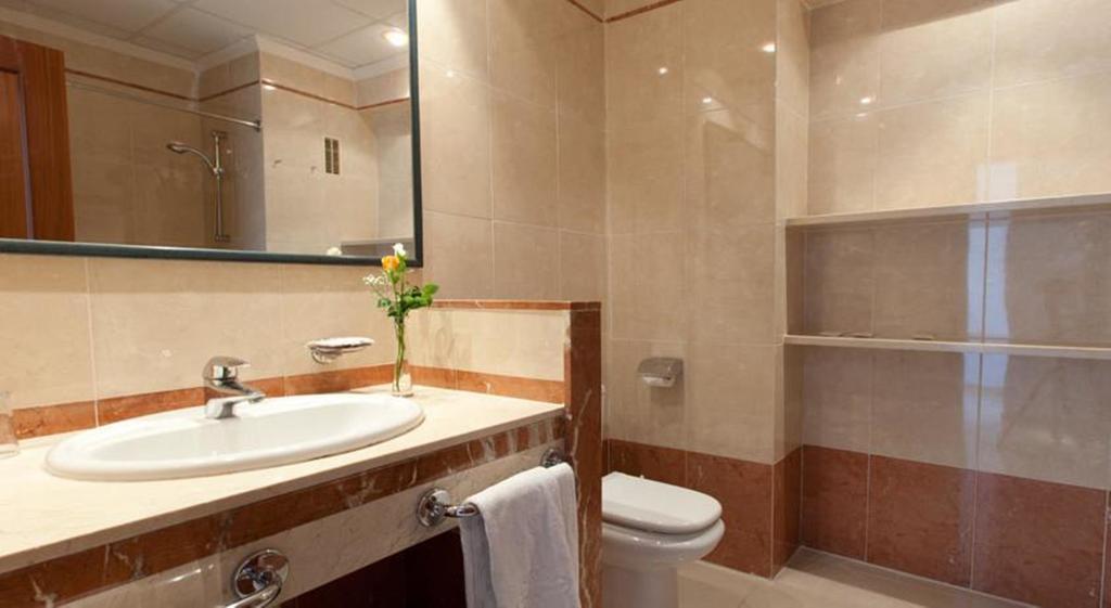 Double Room,1552218289:JPEG