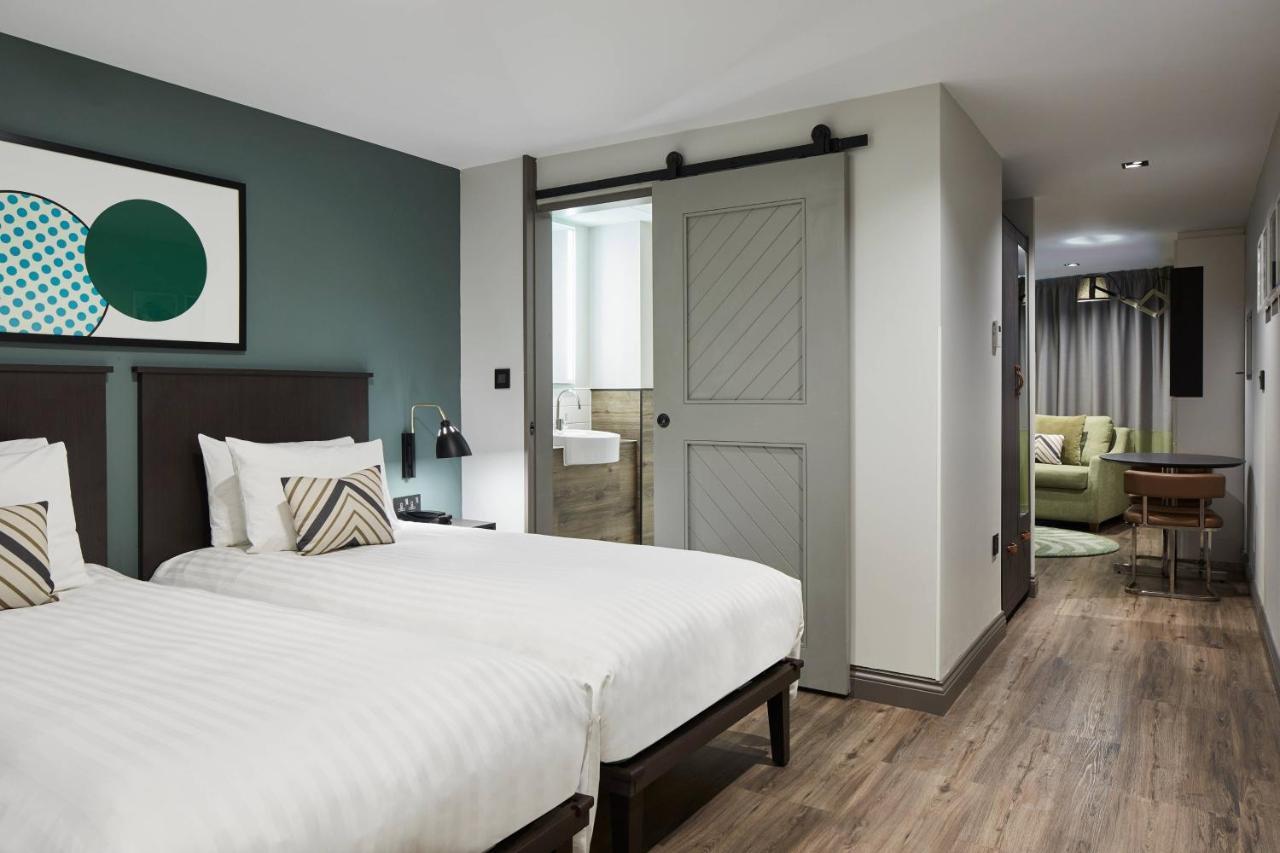 Twin Bedroom Suite