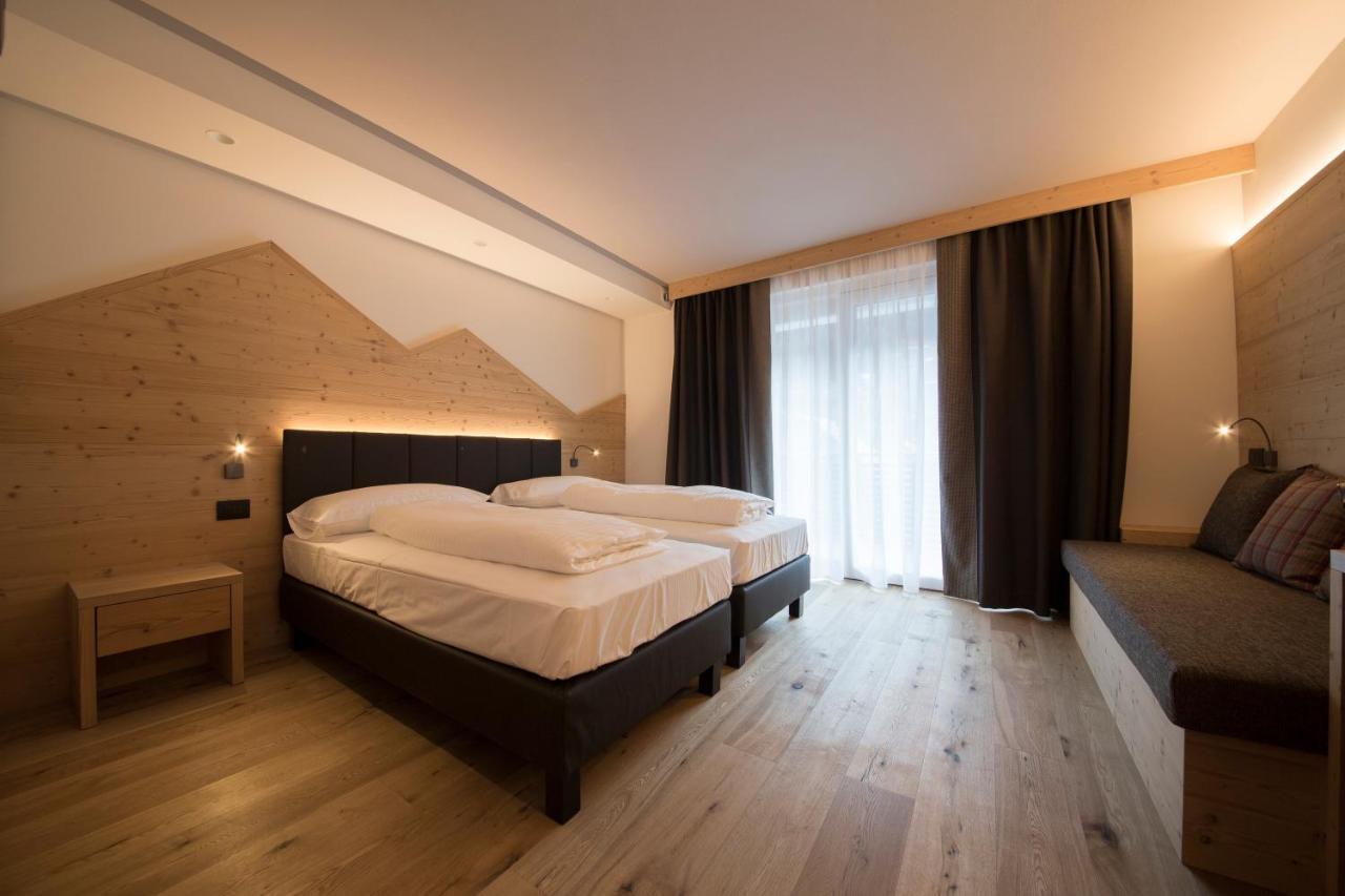 Doppel-/Zweibettzimmer mit Bergblick