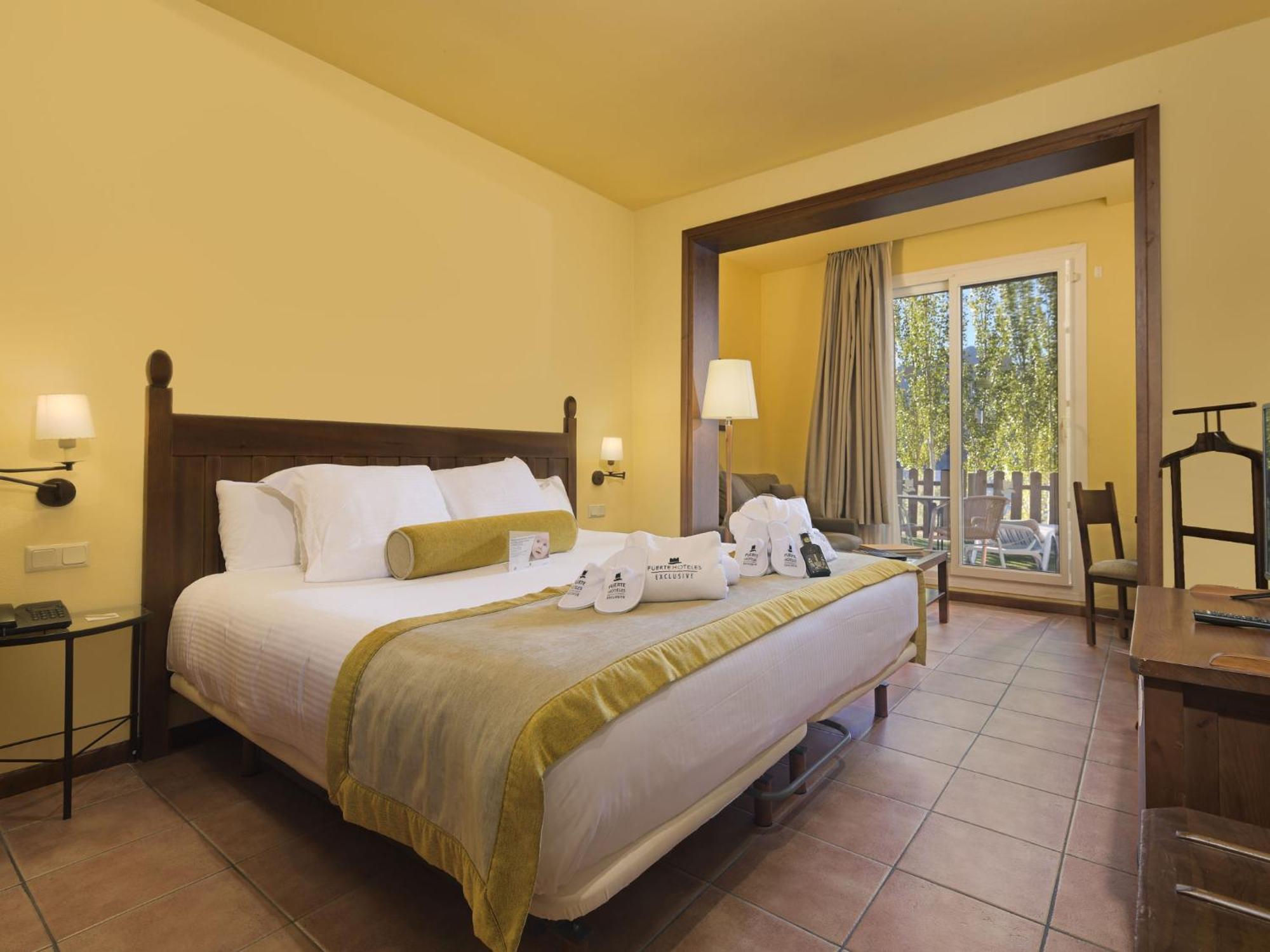 Exclusive Double Room with Mountain View