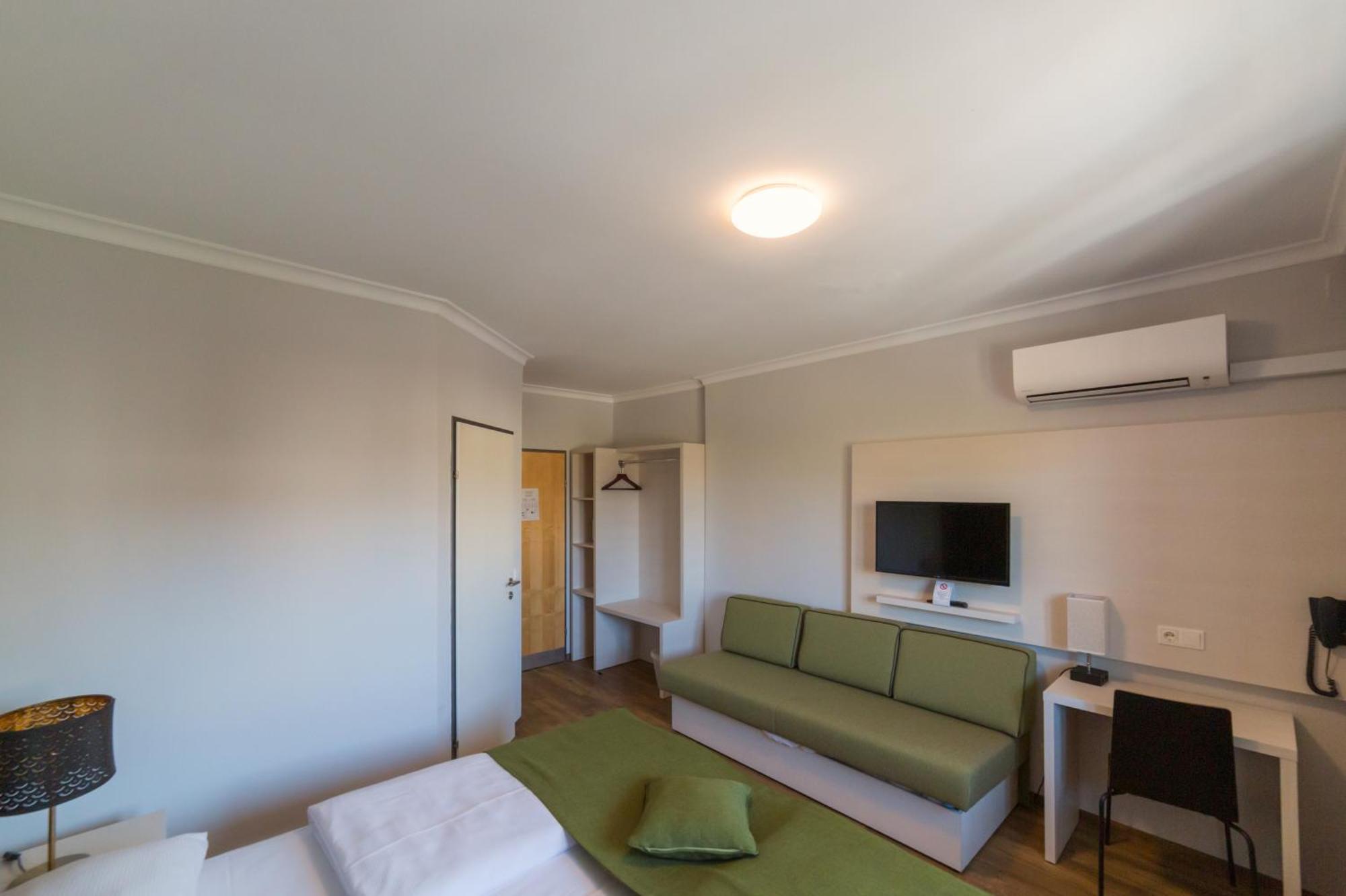 Triple Room,1434241282:JPEG