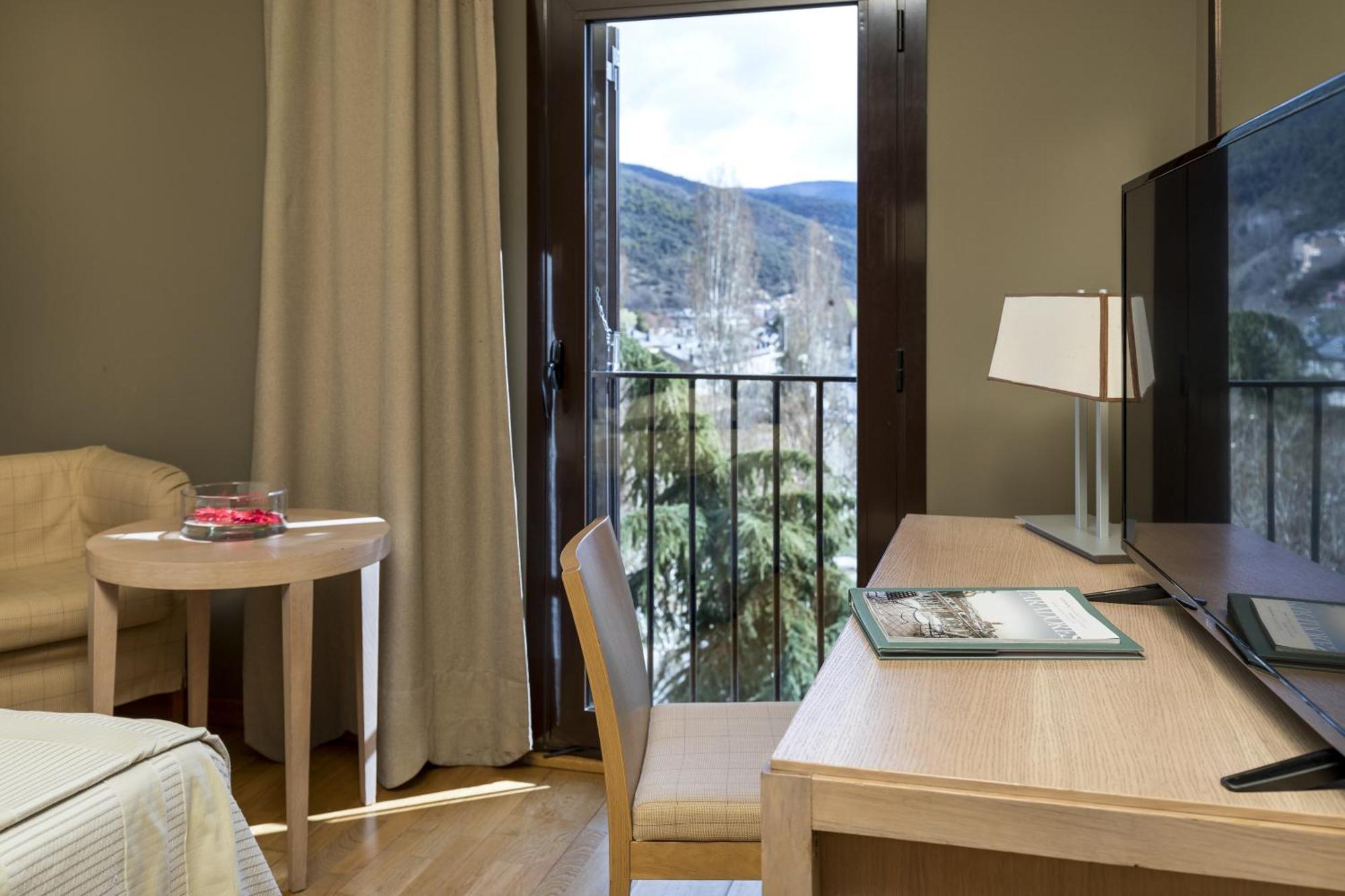 Standard Double Room,1436442127:JPEG