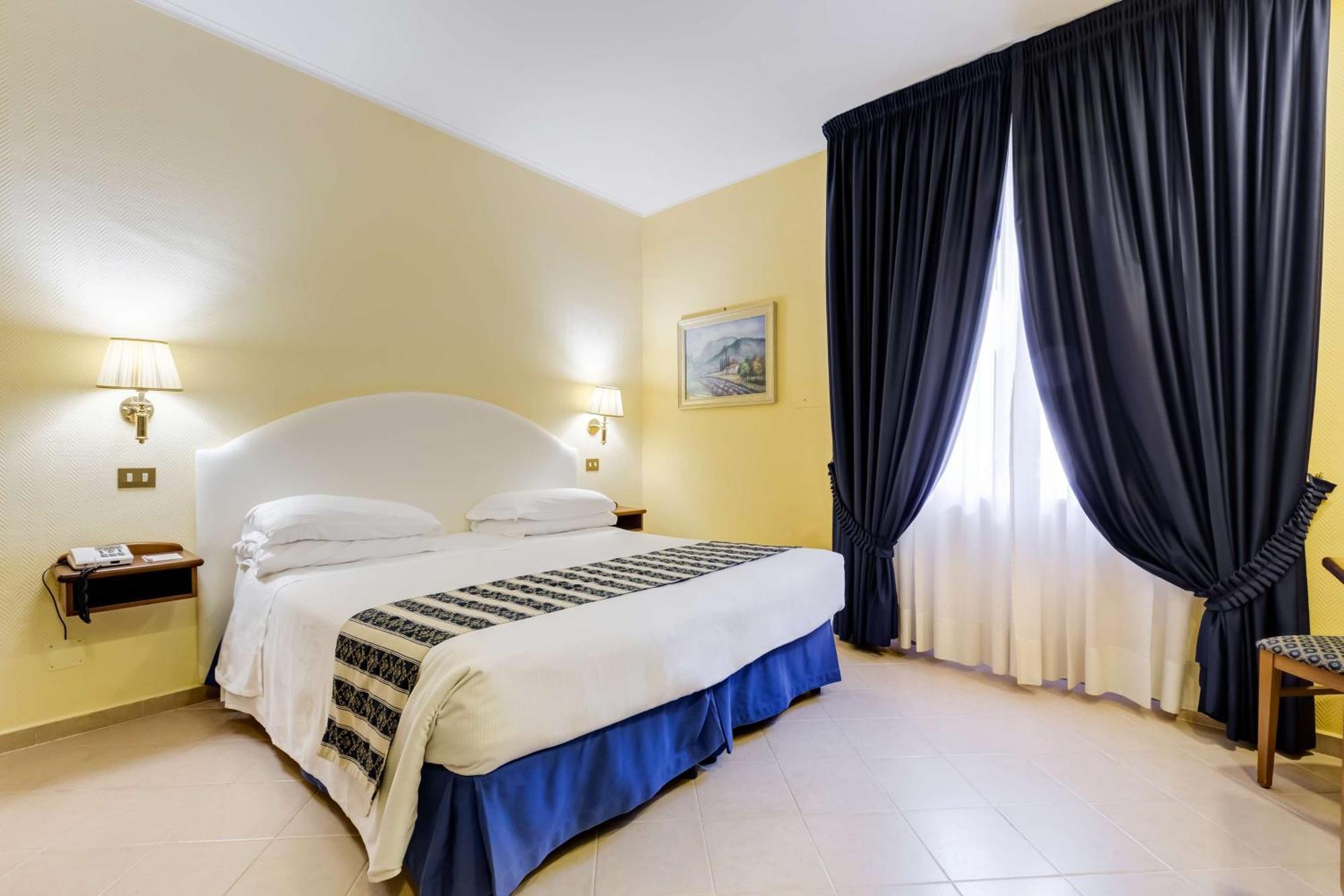 Economy Queen Room