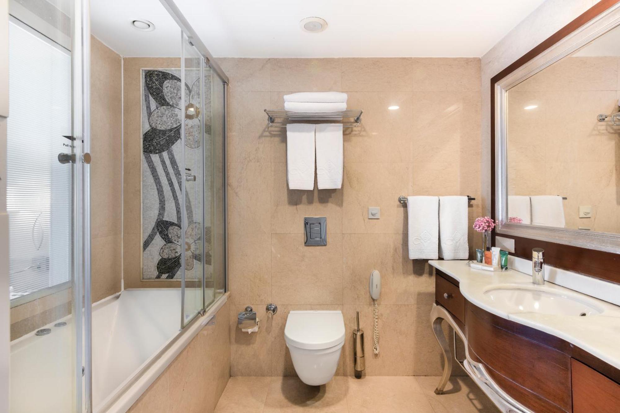 Deluxe Taksim Square View Room