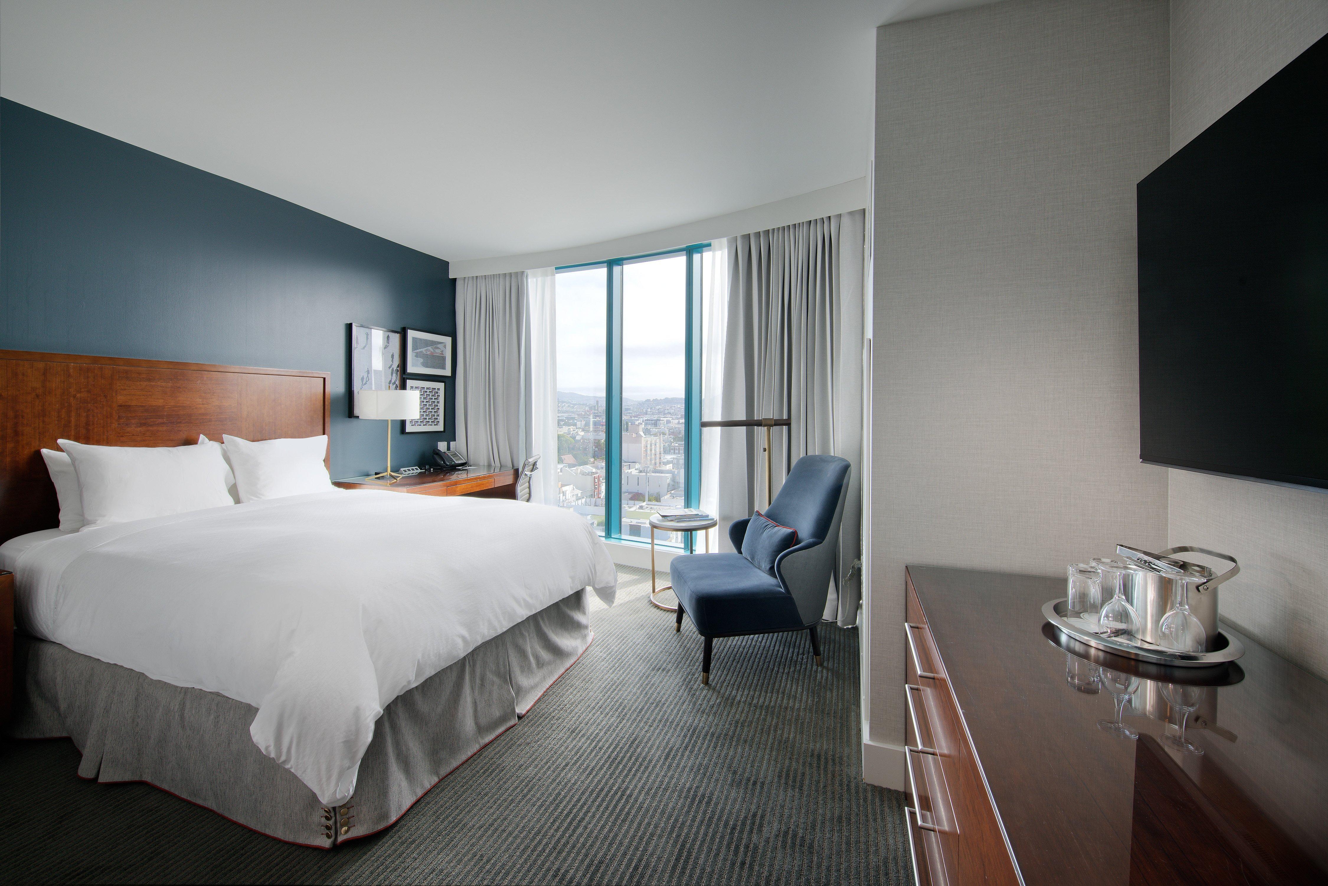 Classic Queen Room Skyline View