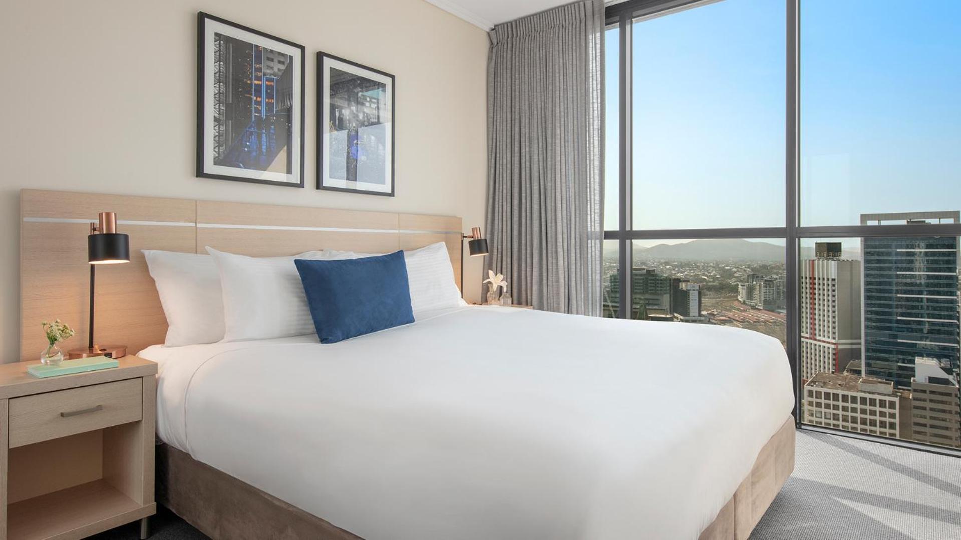 Executive One-Bedroom Apartment,1439817607:JPEG