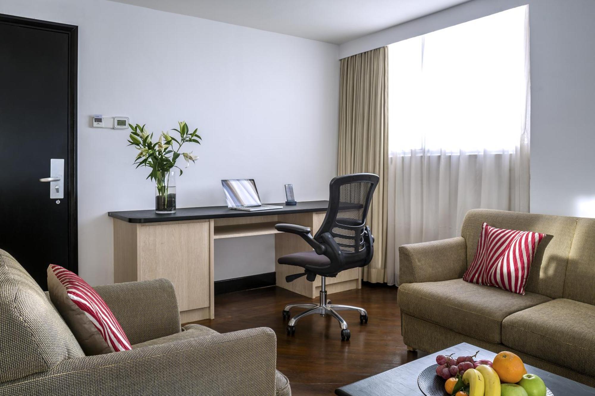 Executive Suite Lounge Access,1440591661:JPEG