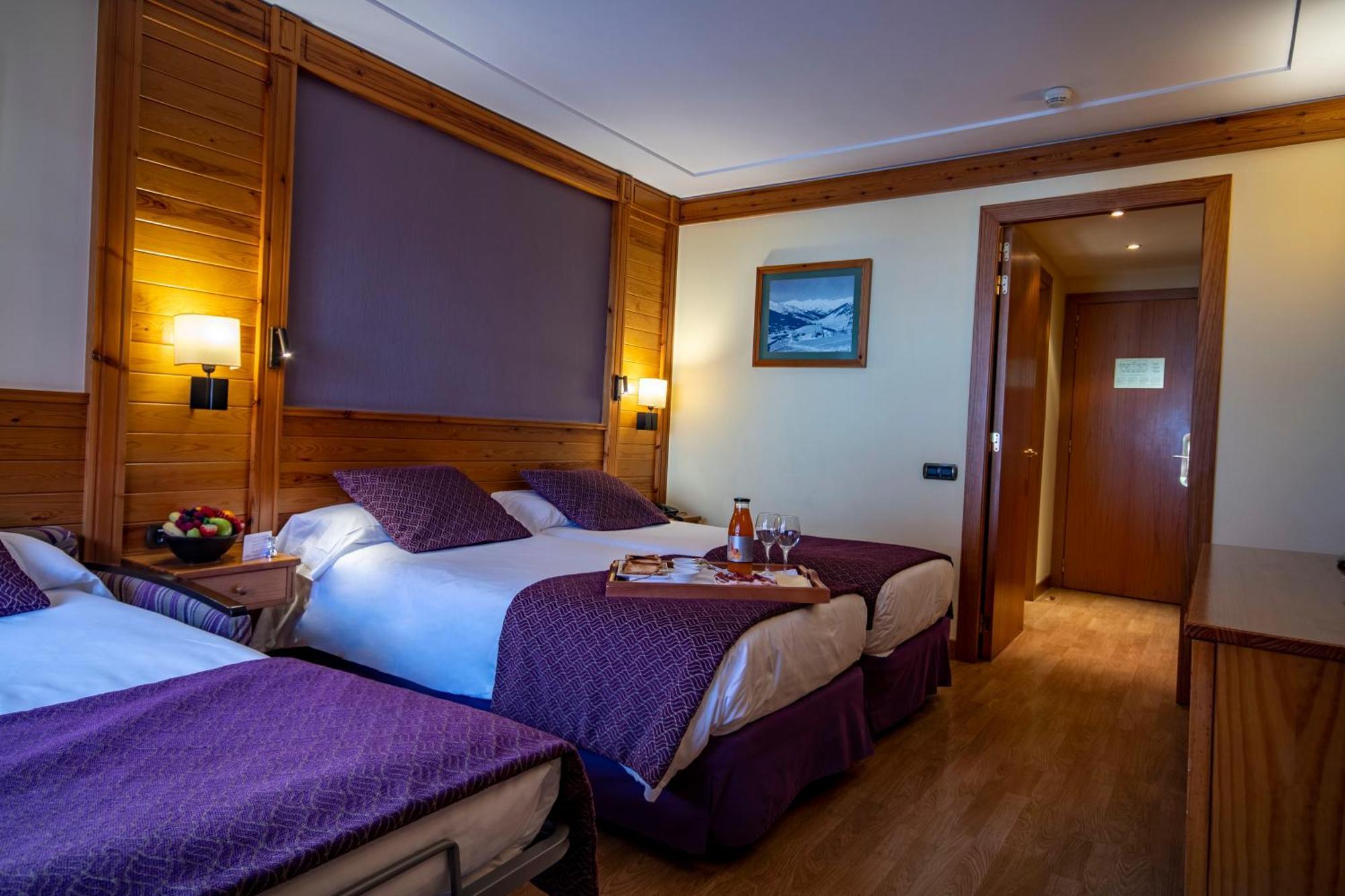 Triple Room Ski Slopes views
