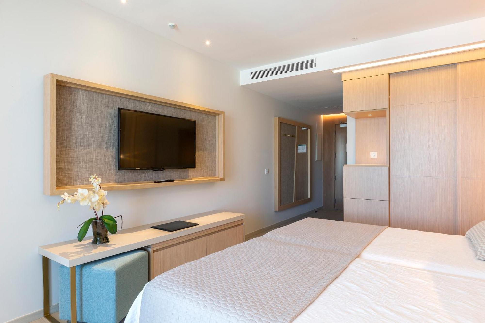 Doppelzimmer mit seitlichem Meerblick