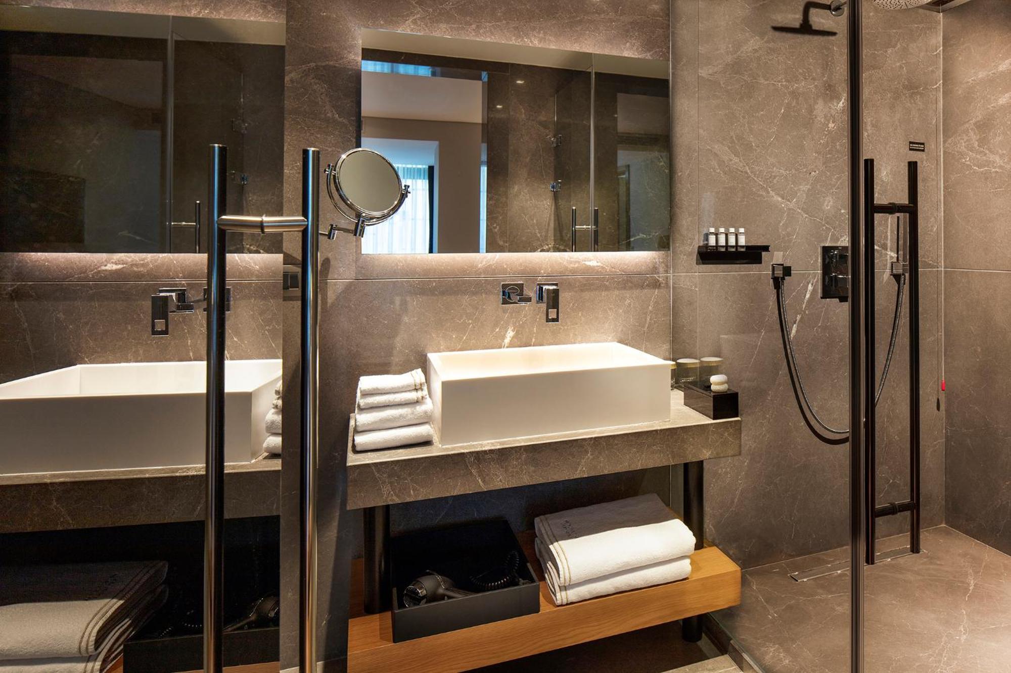 Deluxe Twin Room with Sea View