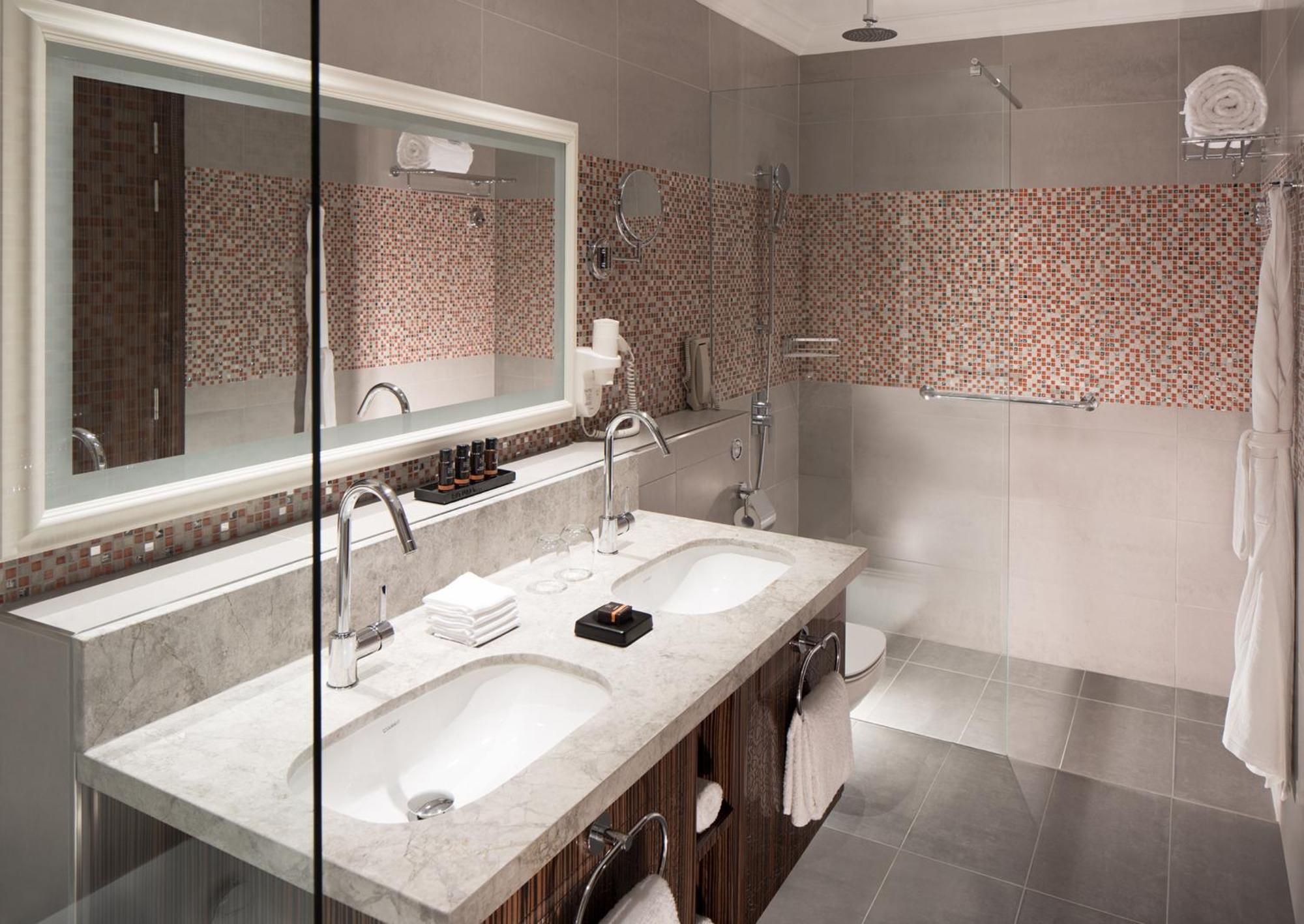 Naumi Suite • Outlet Mall Shuttle • Dining • Ideal Getaway,1282584622:JPEG