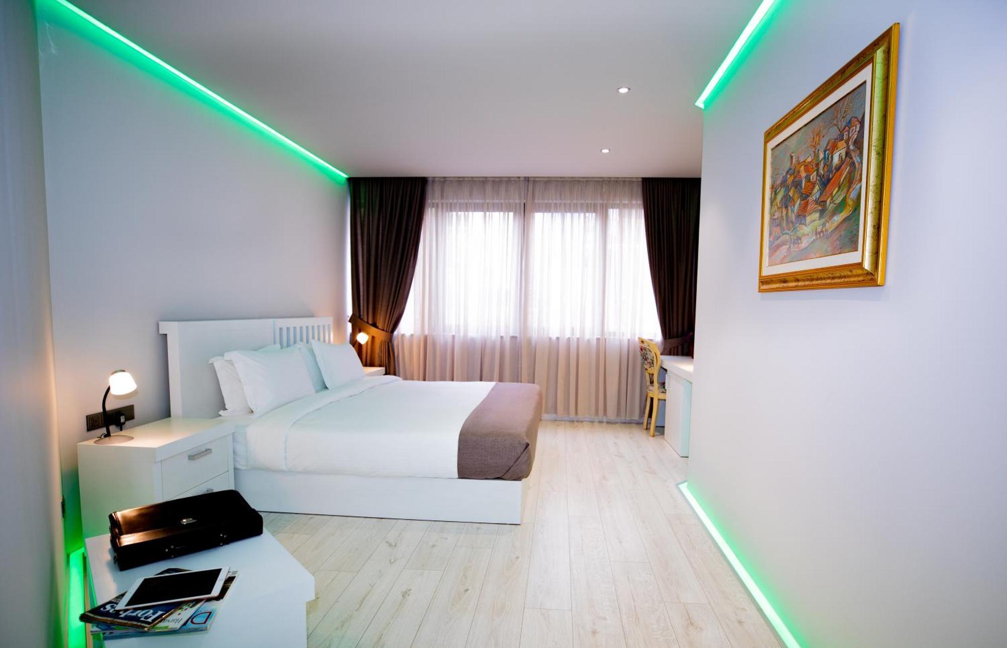 King Room,1458557005:JPEG