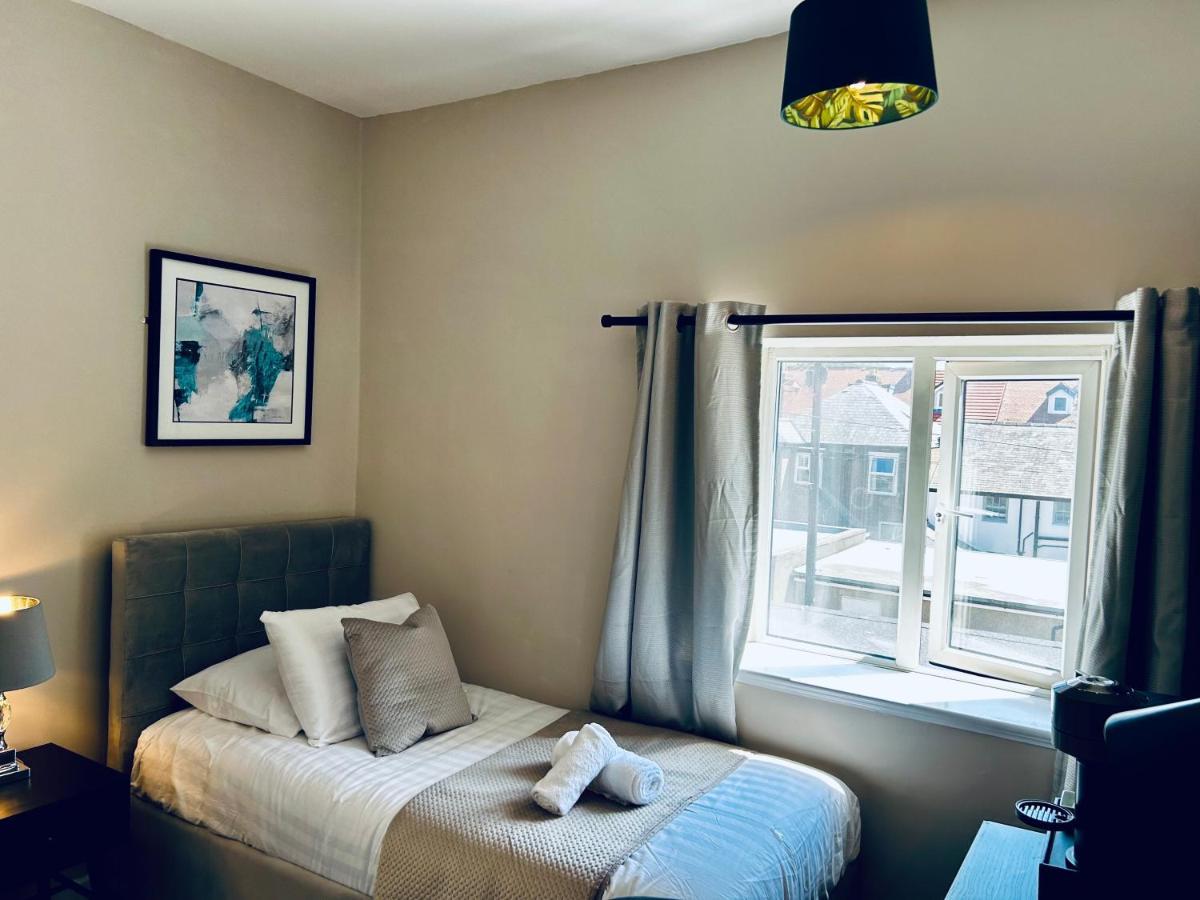 Single Room with Mountain View