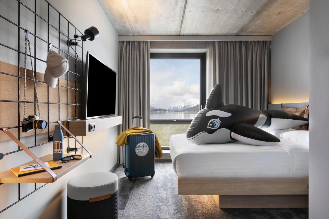 Kamer met Queensize Bed en Uitzicht op Zee