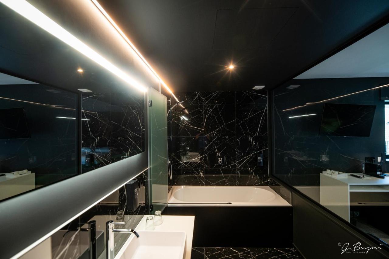 Superior Suite Whirlpool Bath Thermal Bath Access