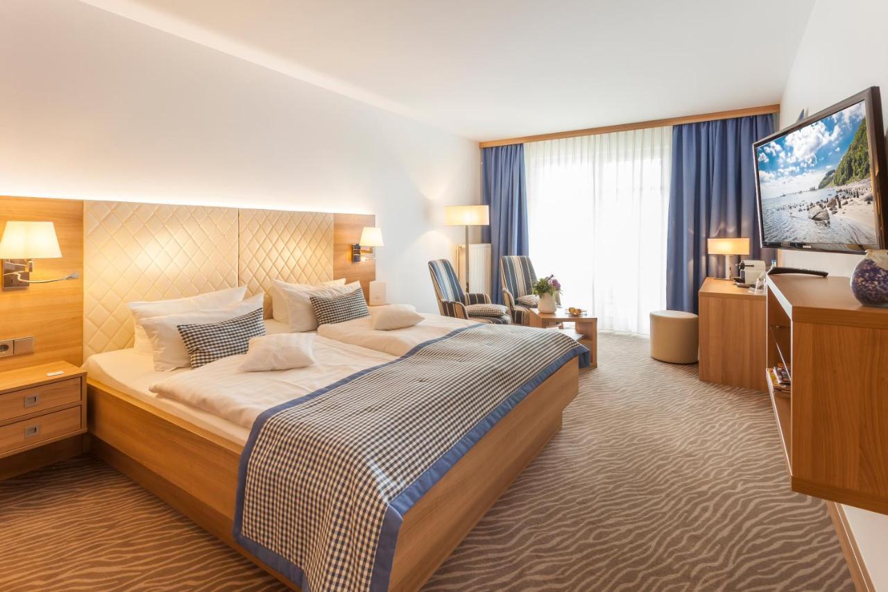 Doppelzimmer mit Balkon und direktem Meerblick