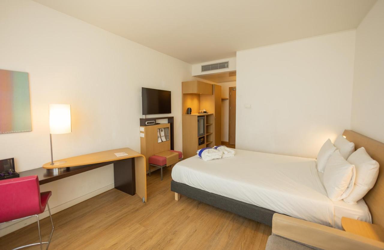 Executive Room,697875192:JPEG