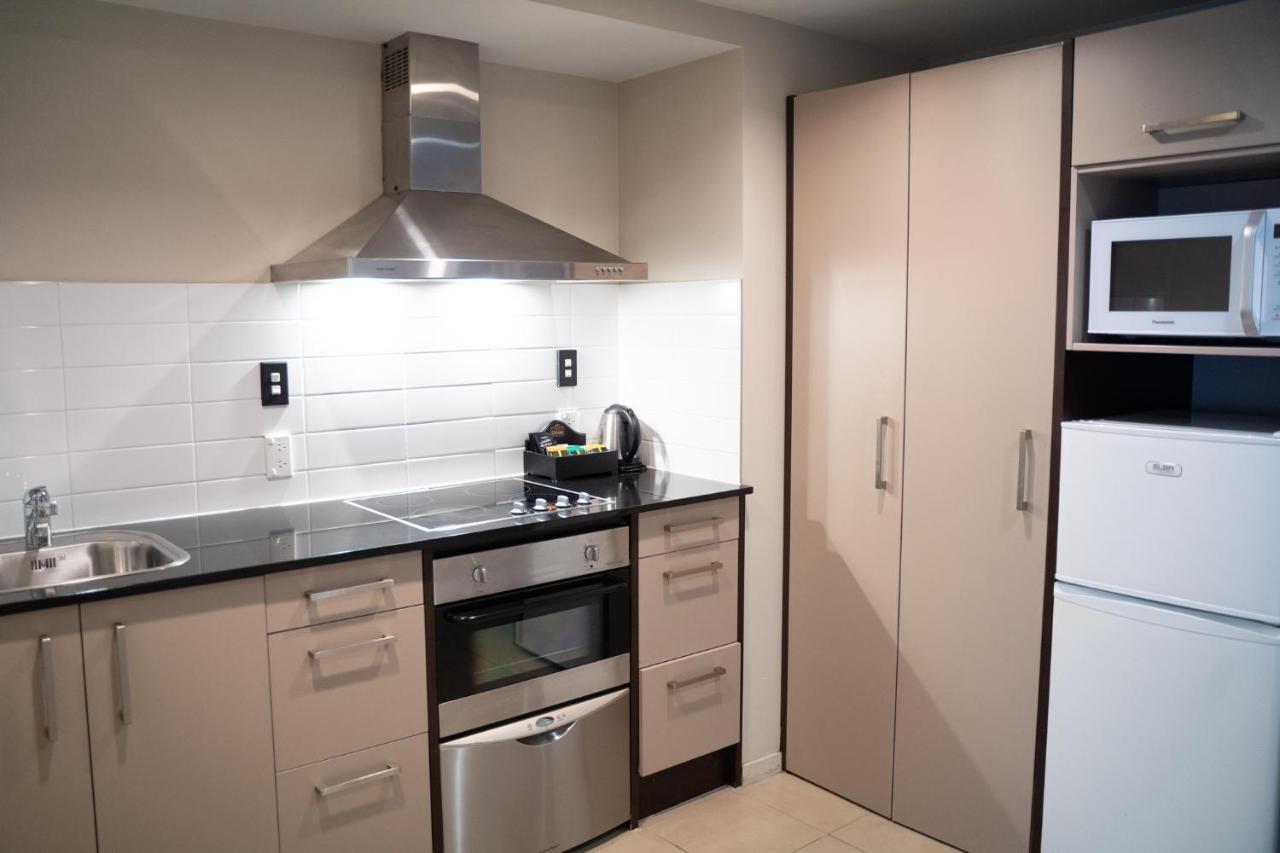 Two-Bedroom Apartment Split Level Queen Single