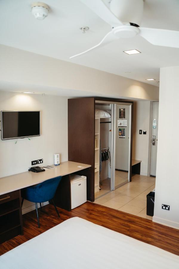 Standard Queen Room