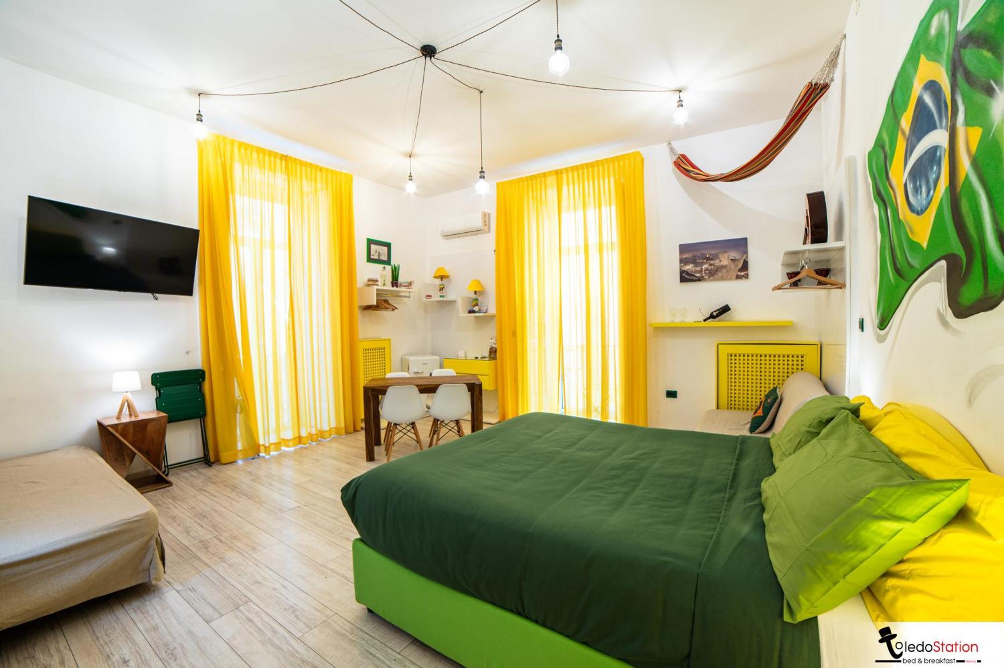 Large Suite 2 Balconies