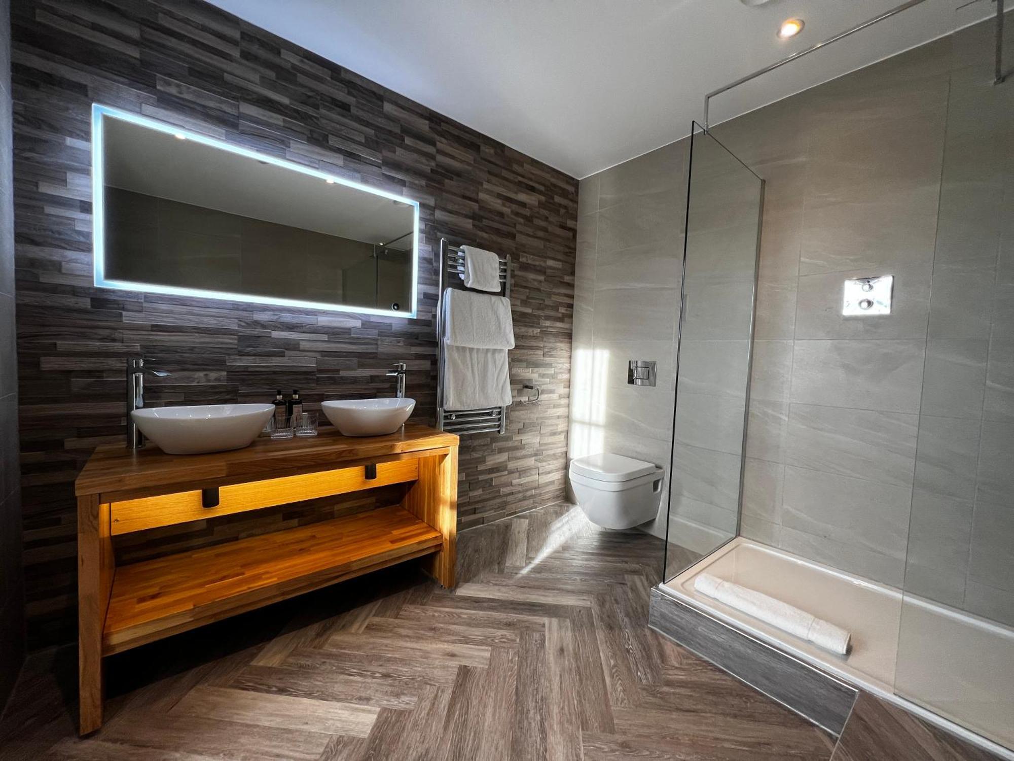 Signature Suite