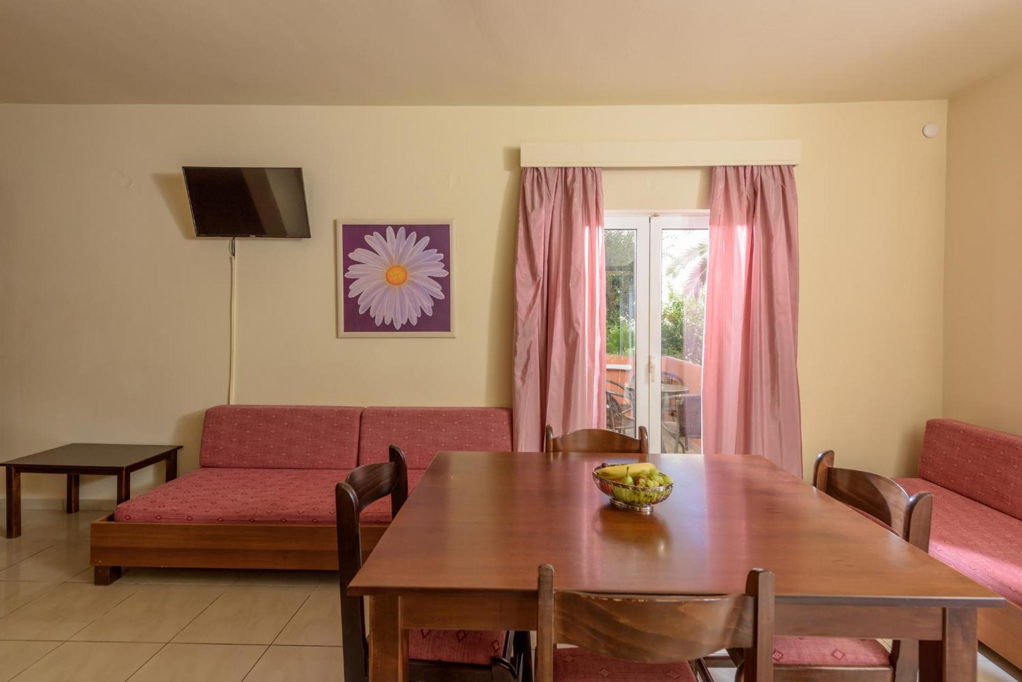 Appartamento con 2 Camere da Letto e Vista Giardino