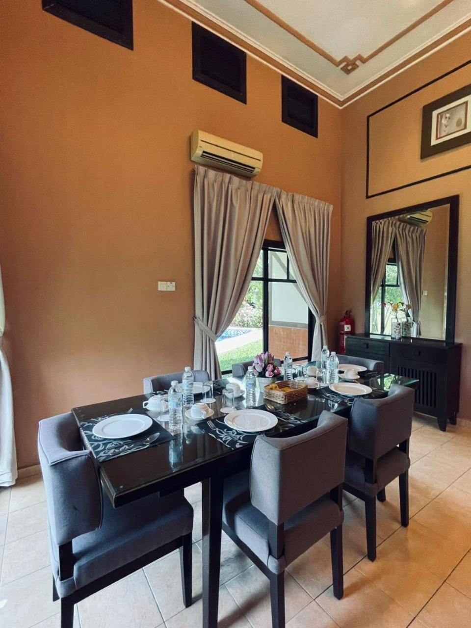 Villa 4 Rooms With Pool