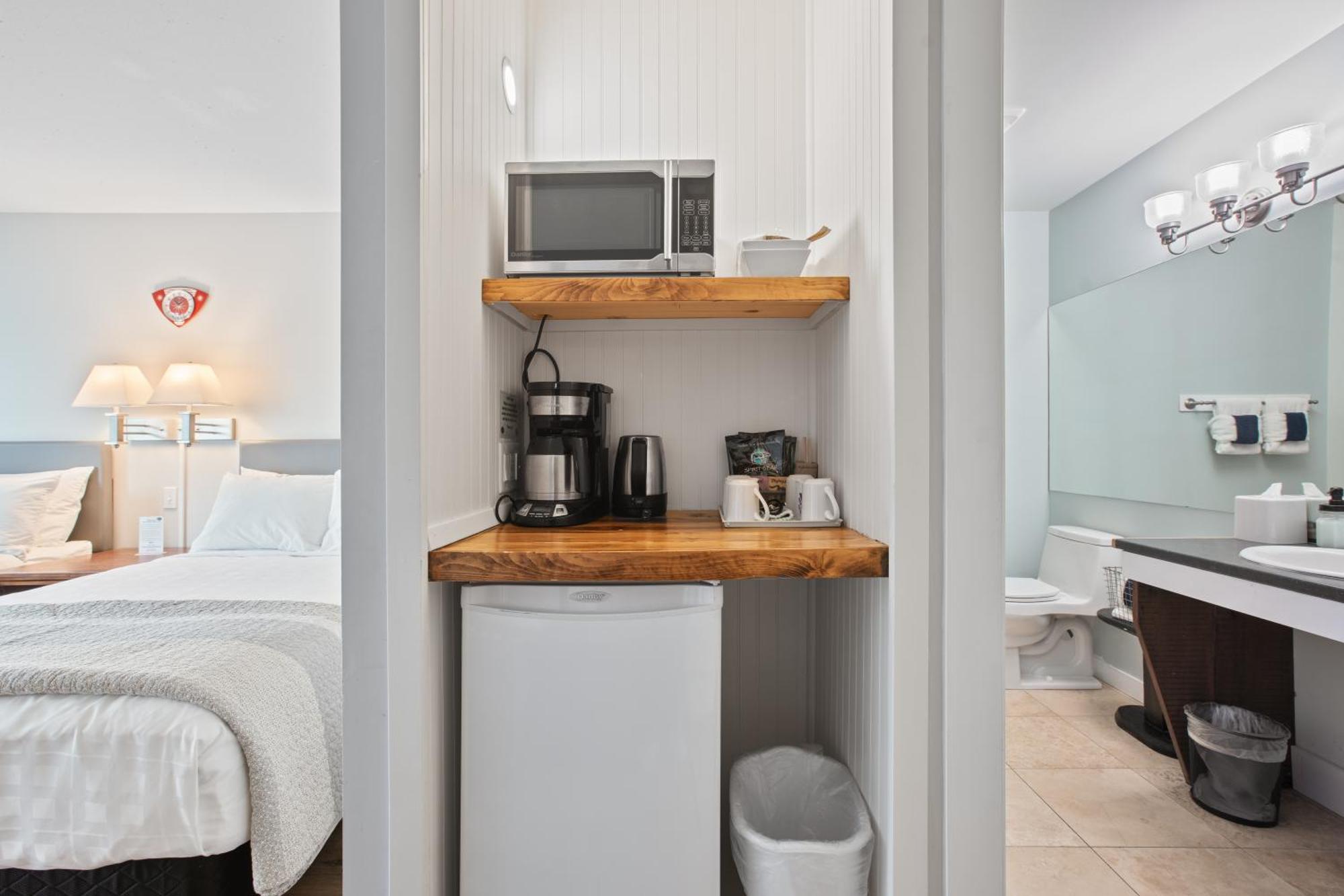 Kitchenette Suite Balcony Water View