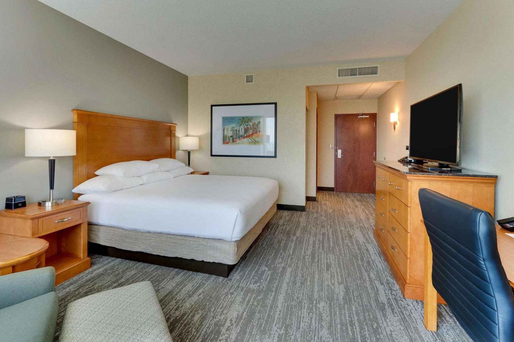 Deluxe King Room