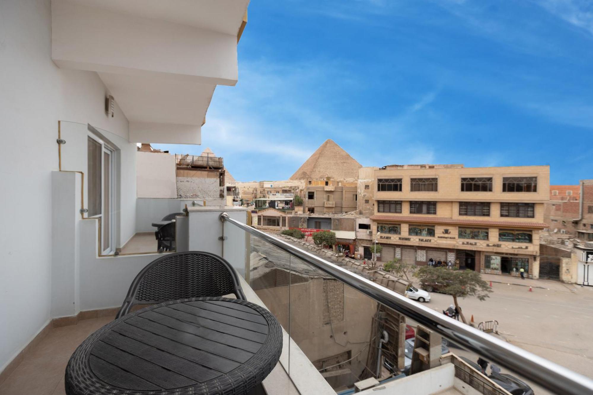 Superior Twin Room With Partial Pyramids View & Balcony