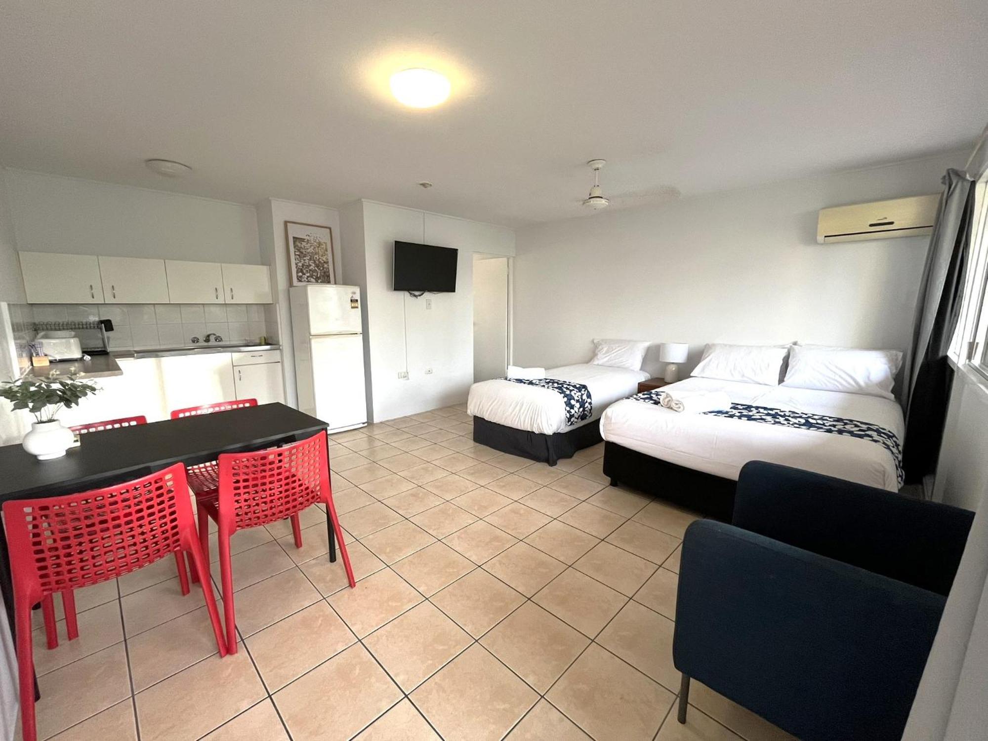 One-Bedroom Apartment (5 Adults)
