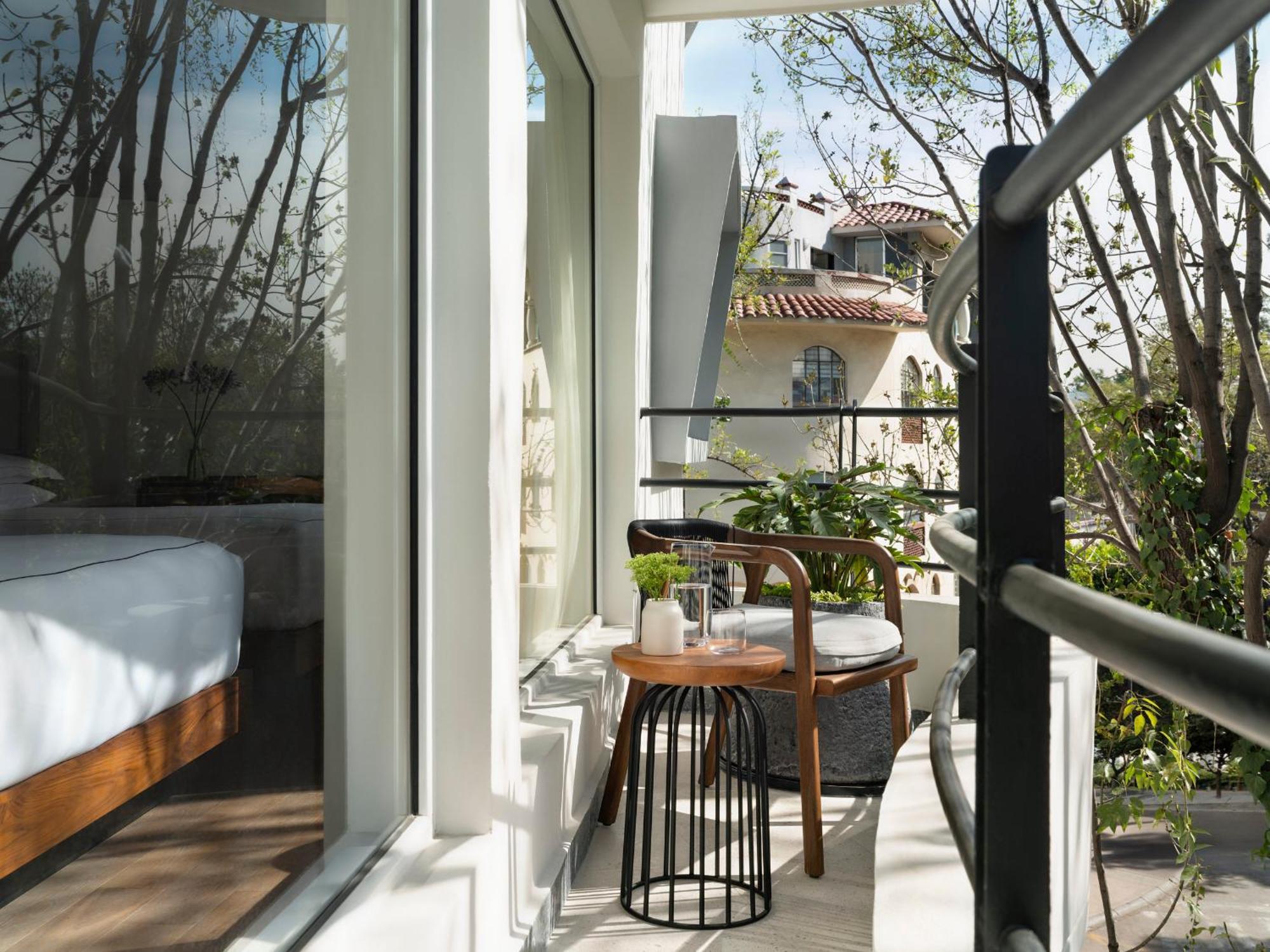 Habitación Premium con 2 camas grandes y balcón
