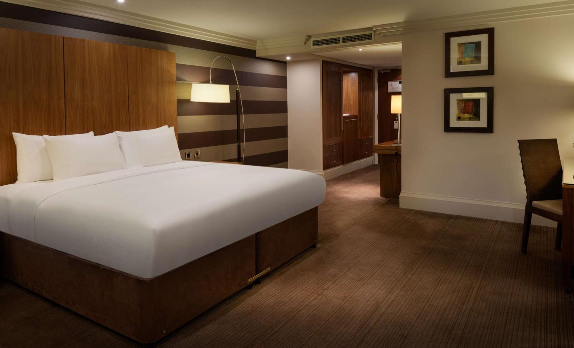 Deluxe Queen Room,1588033586:JPEG