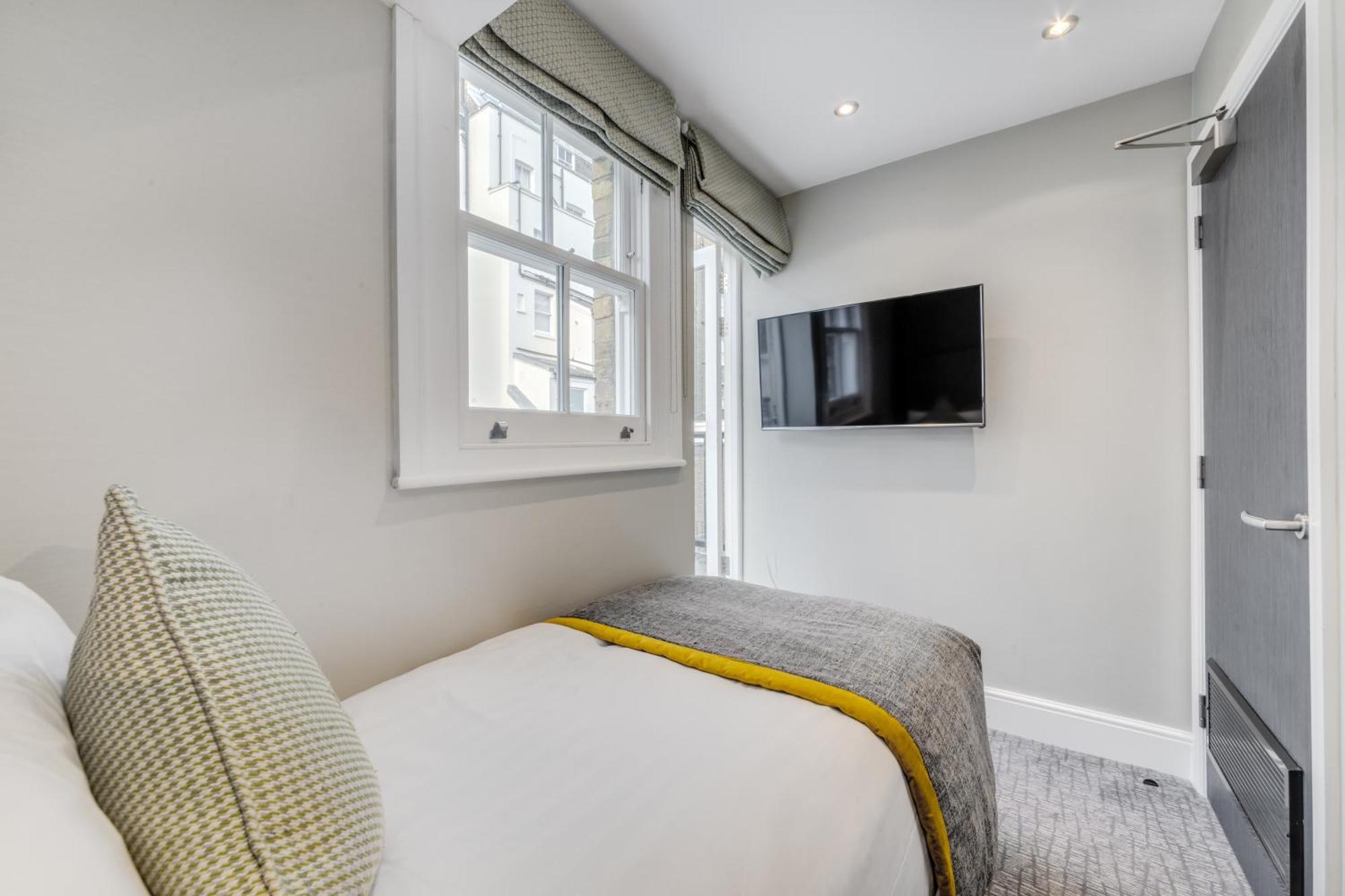 Single Room with Balcony