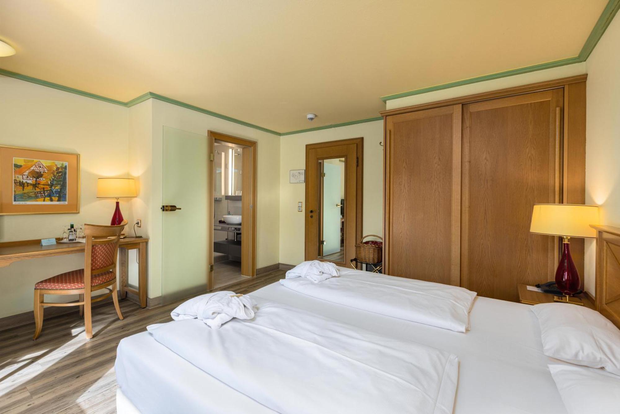 Standardzimmer mit Talblick