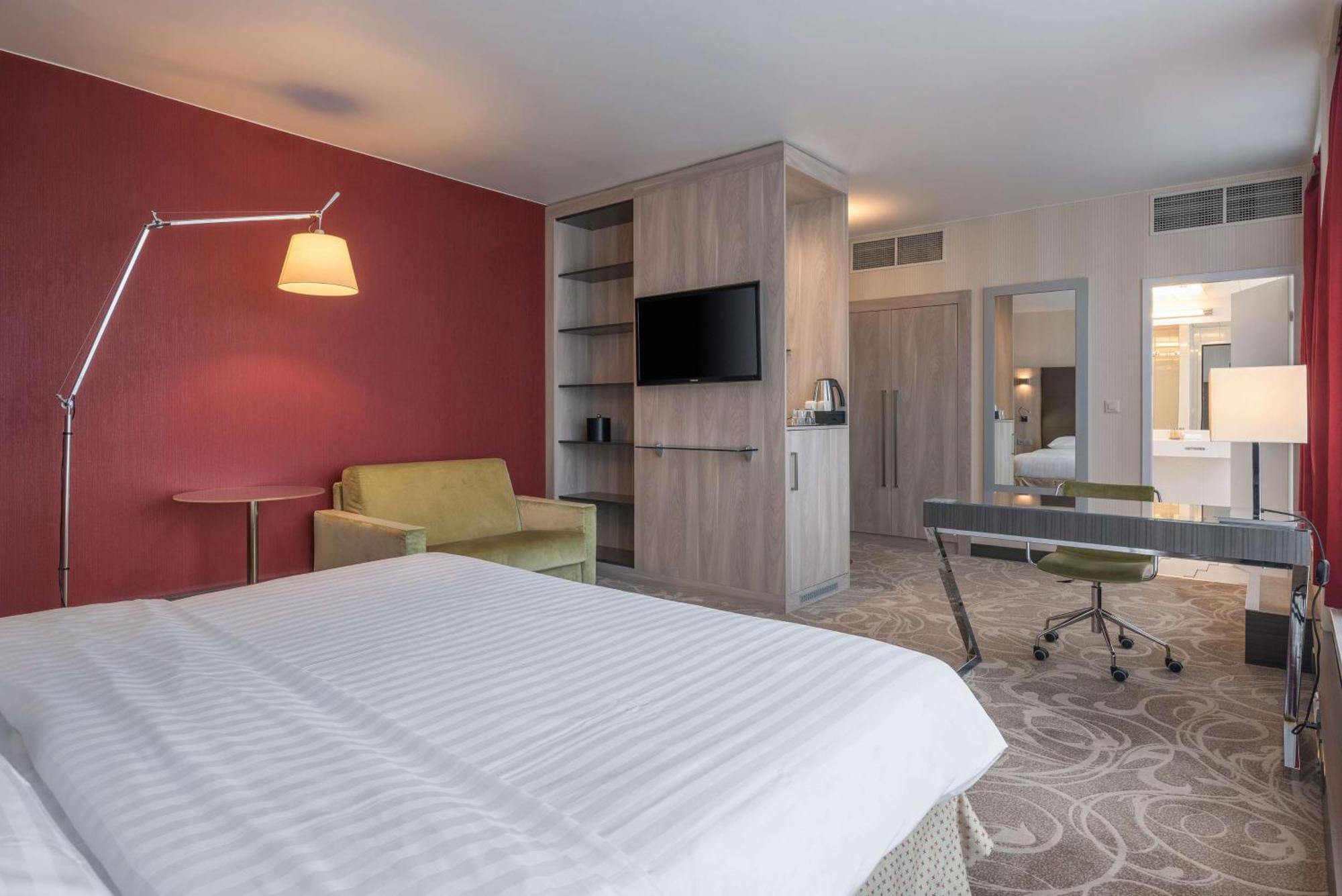 Junior Suite mit Kingsize-Bett und Terrasse