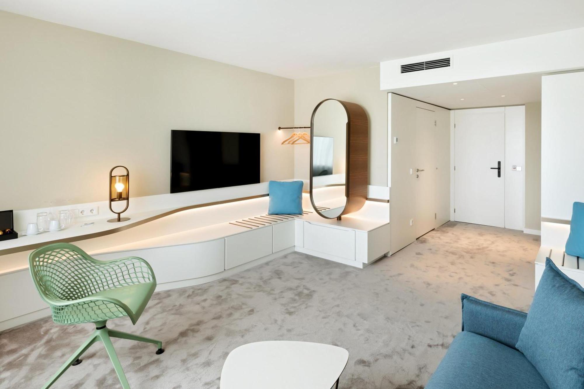 Junior Suite,1516431877:JPEG