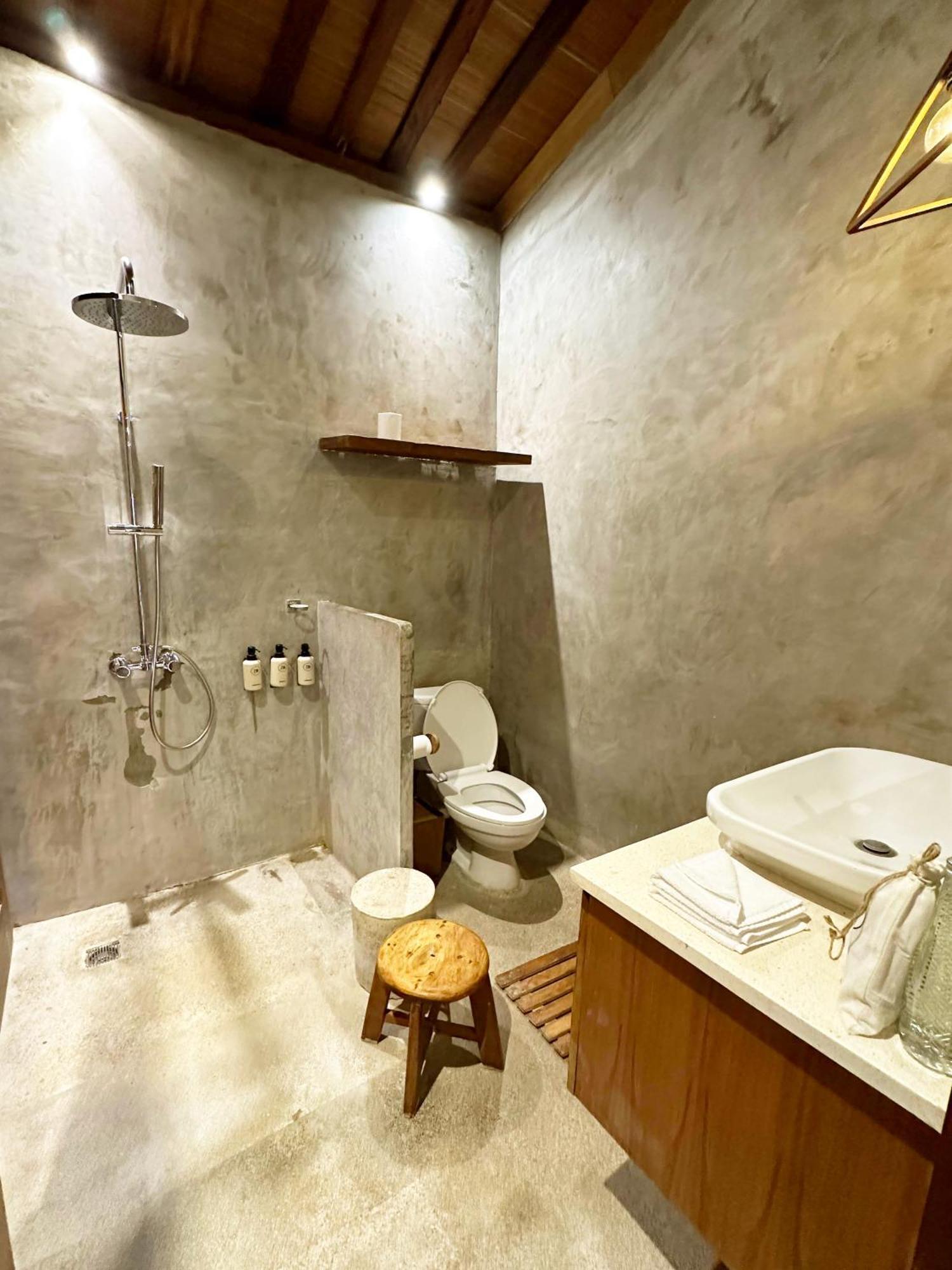 Deluxe Bungalow With Pool Access