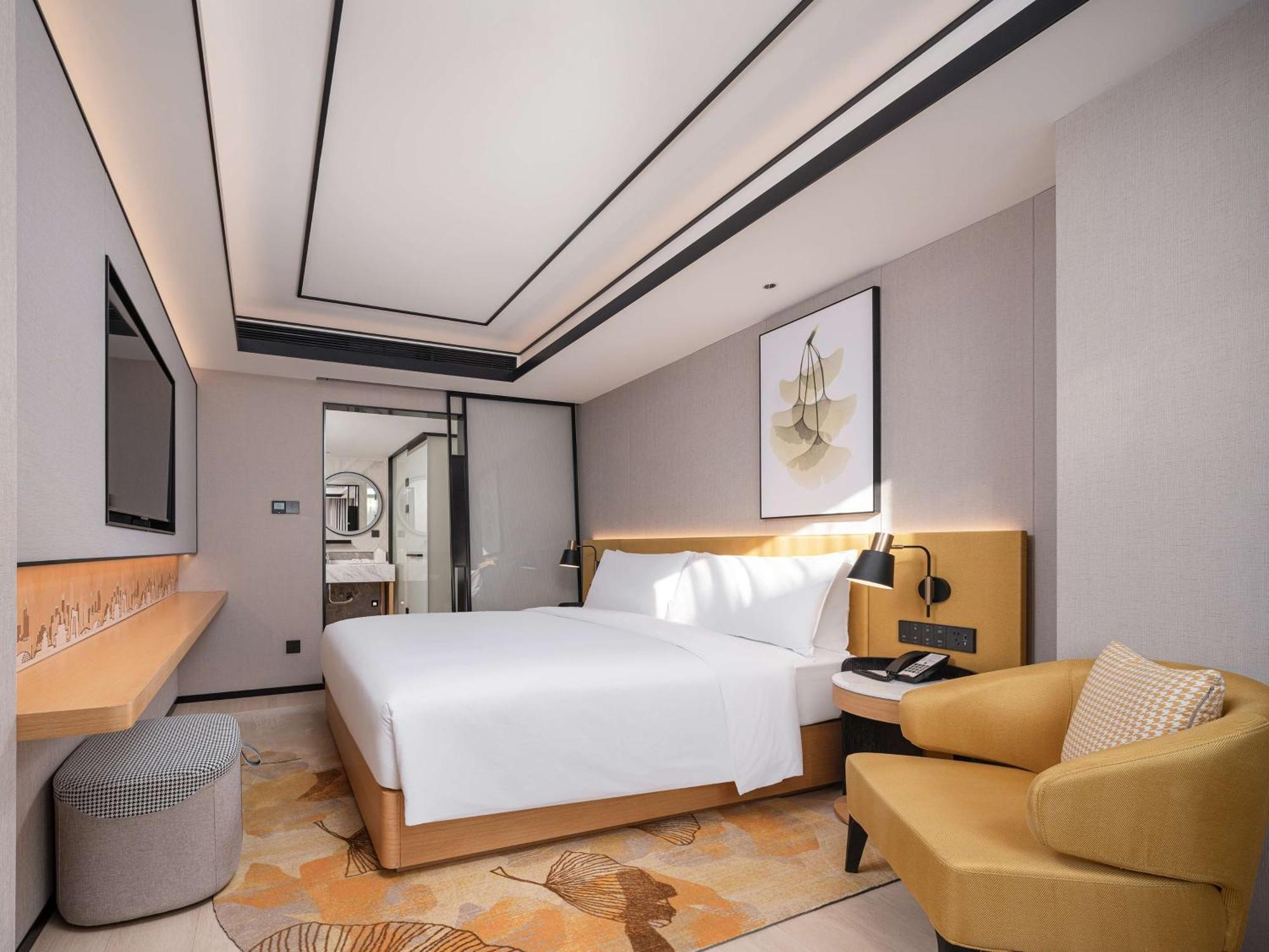 Deluxe King Suite