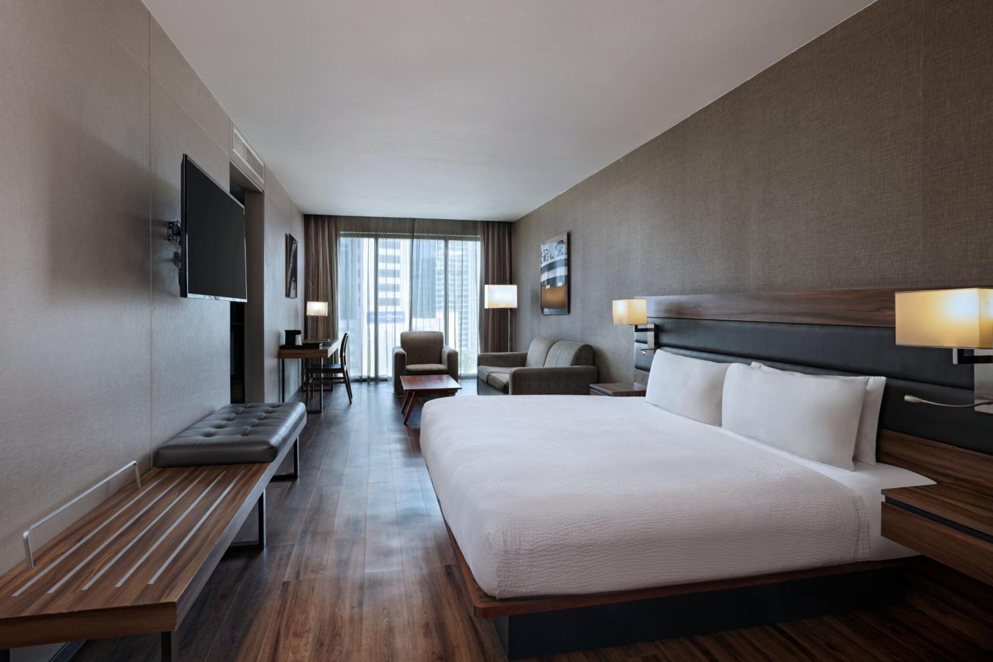 Deluxe Suite with Spa Bath,1524445873:JPEG